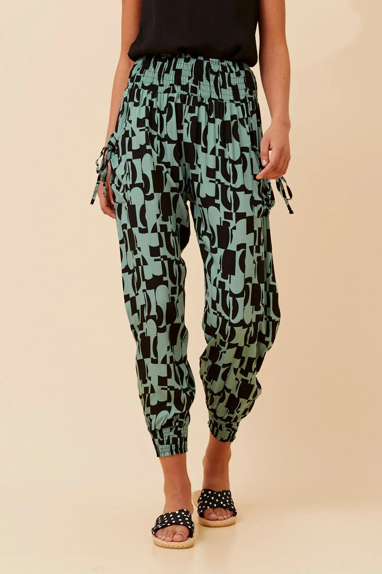 ABSTRACT PRINT HAREM PANTS Easy Access Classy Fit