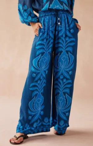 Nali Pant Embroidered Detail AllDayCompression