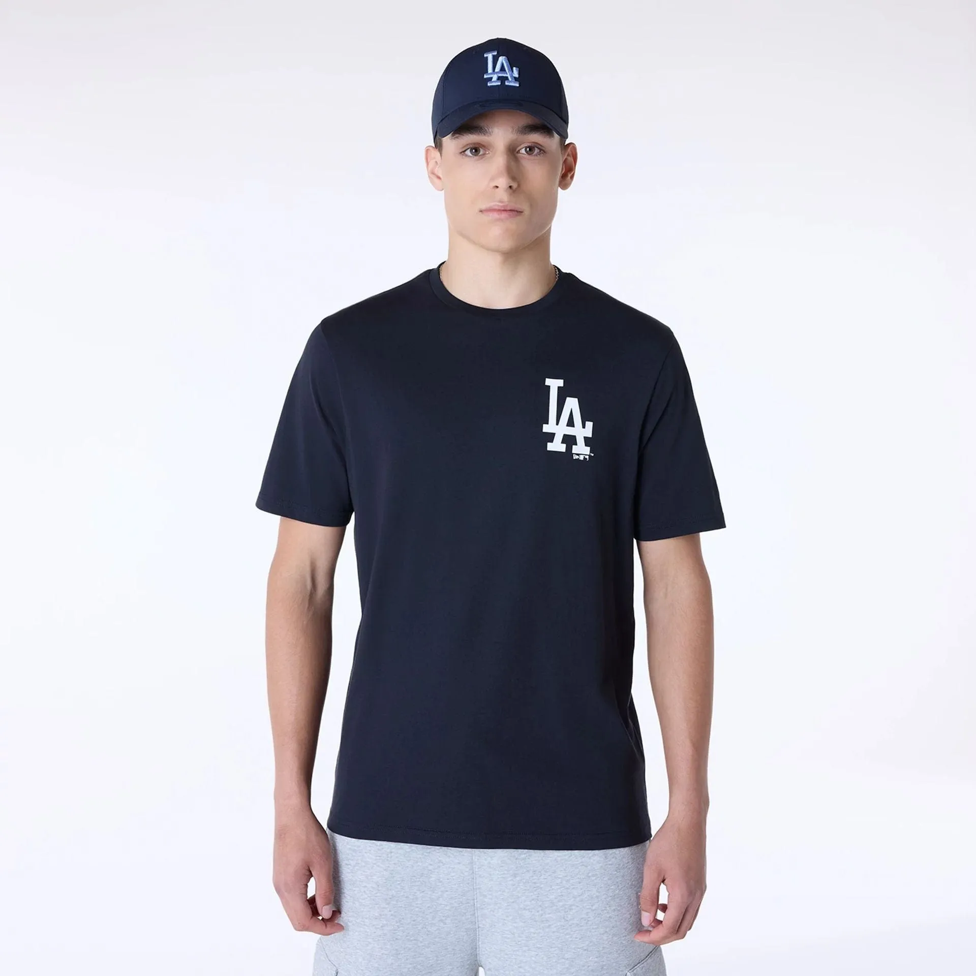 LA Dodgers MLB Pennant Graphic Navy T-Shirt Travel Friendly