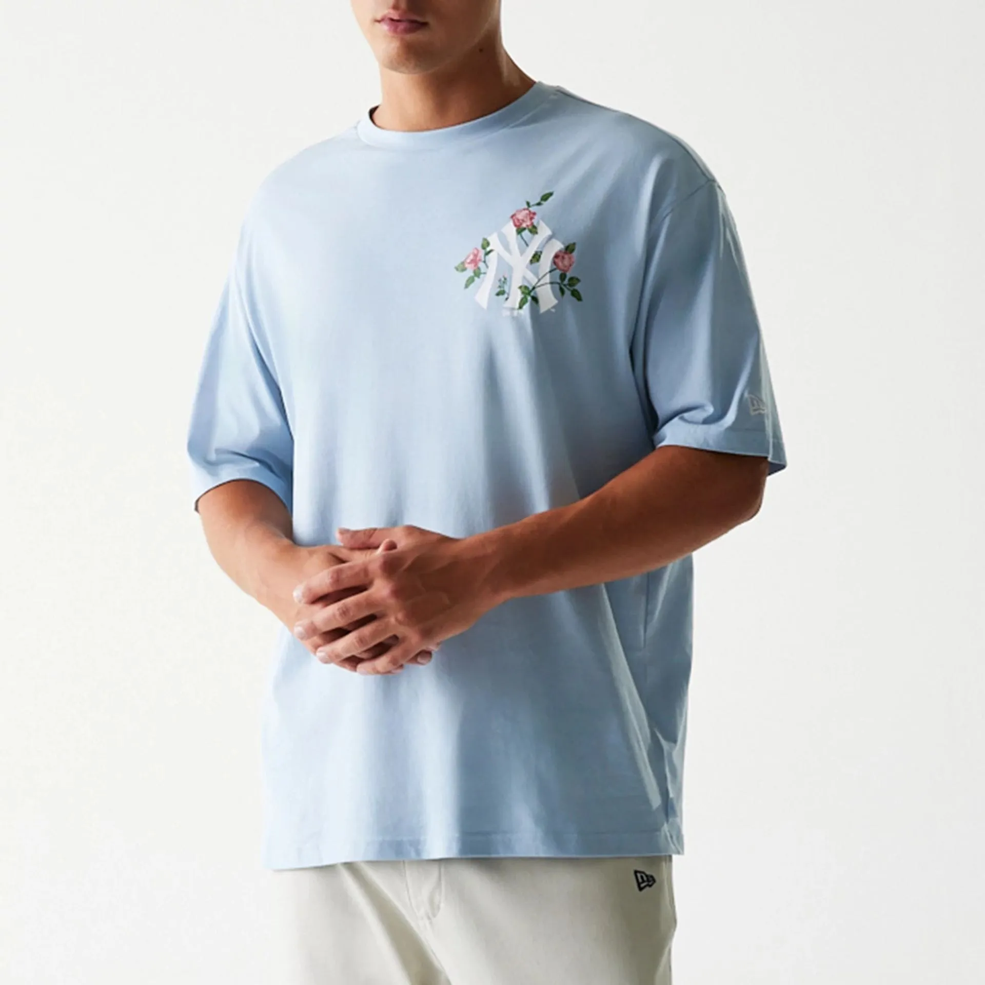 Versatile Layer Cozy and Fashionable New York Yankees MLB Floral Pastel Blue Oversized T-Shirt