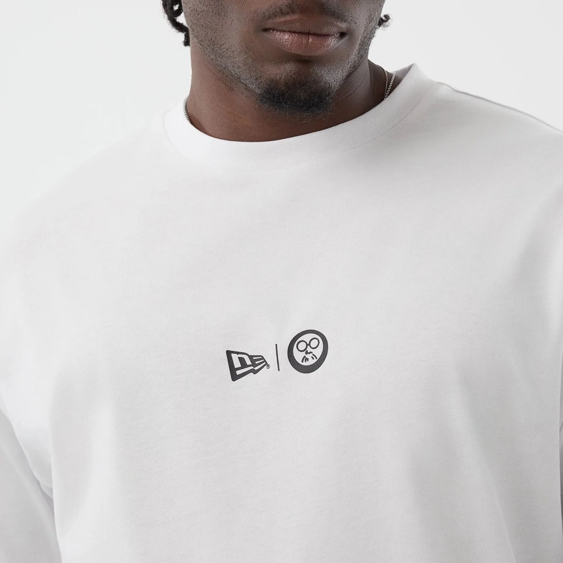 Comfort and Fit Easy Wear Look Sakamoto Days Netflix White T-Shirt