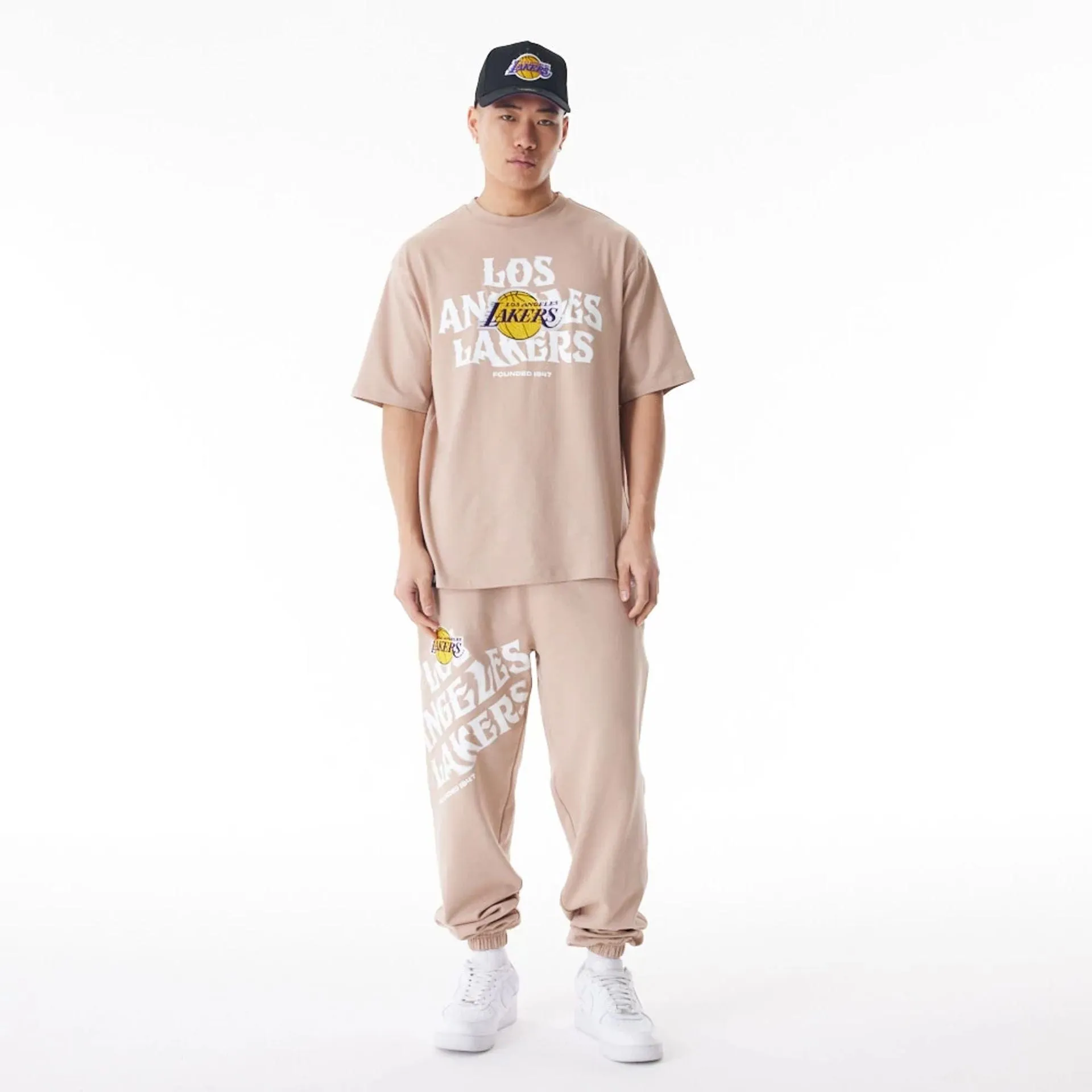 LA Lakers NBA Graphic Beige Oversized T-Shirt Sporty Fit