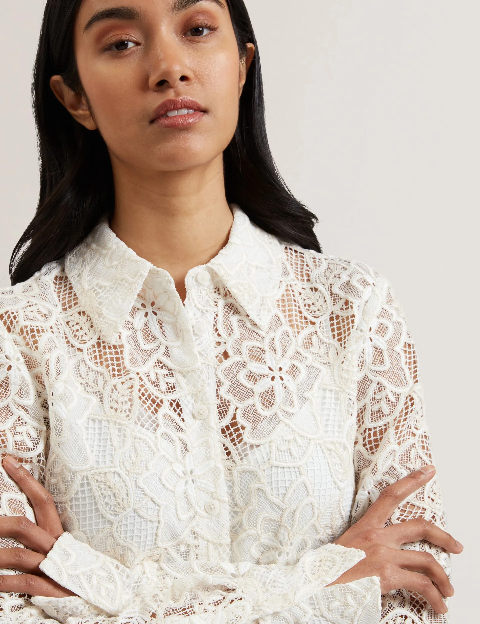 BLOND | IVORY Smile Ease Modern Fashion