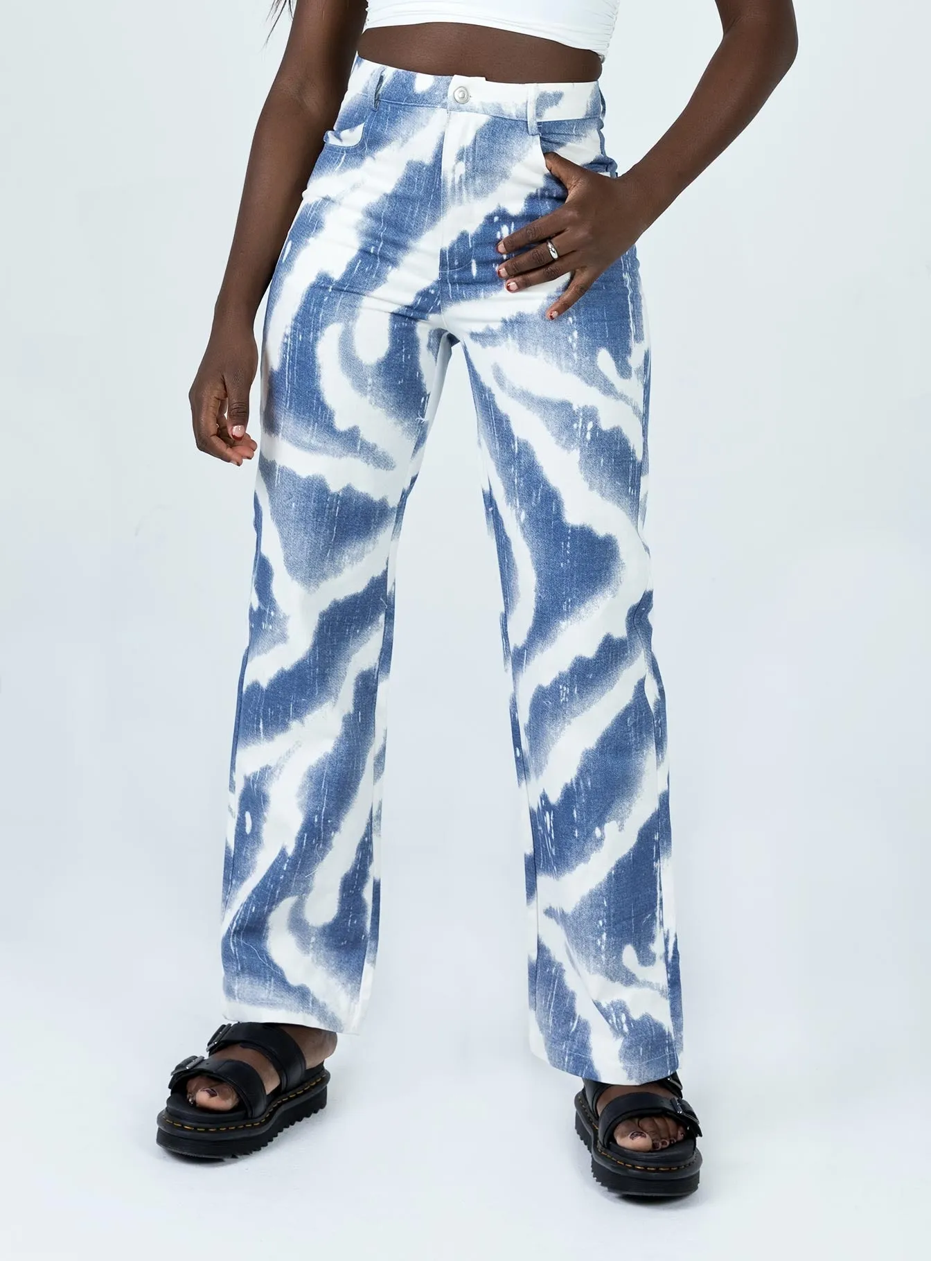 Loose Modern Minimalist Modern Traveler Gear Sunny Vibes Boadella Denim Jeans Blue