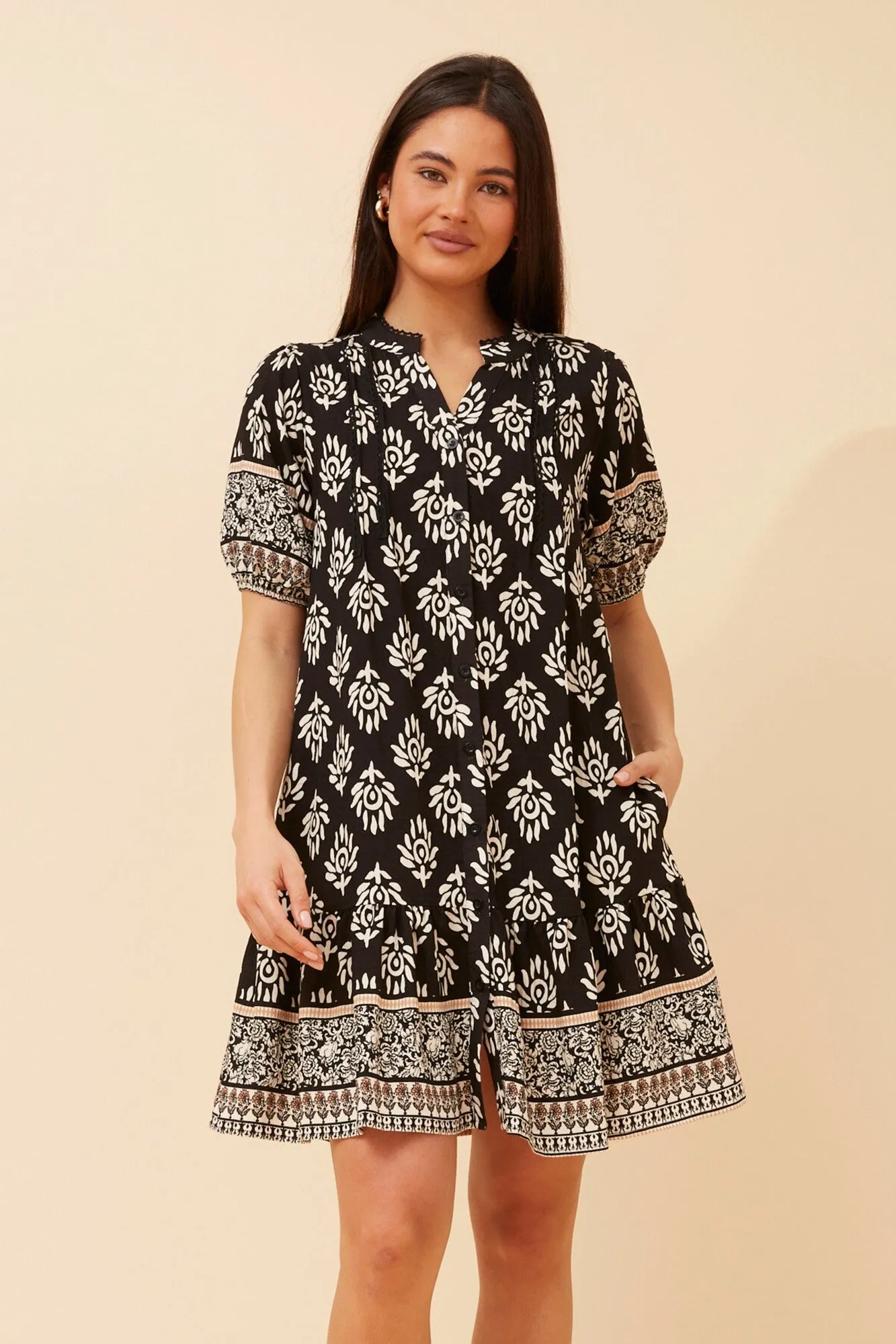 NIXA BORDER PRINT DRESS Grace Flow Elegant Mature