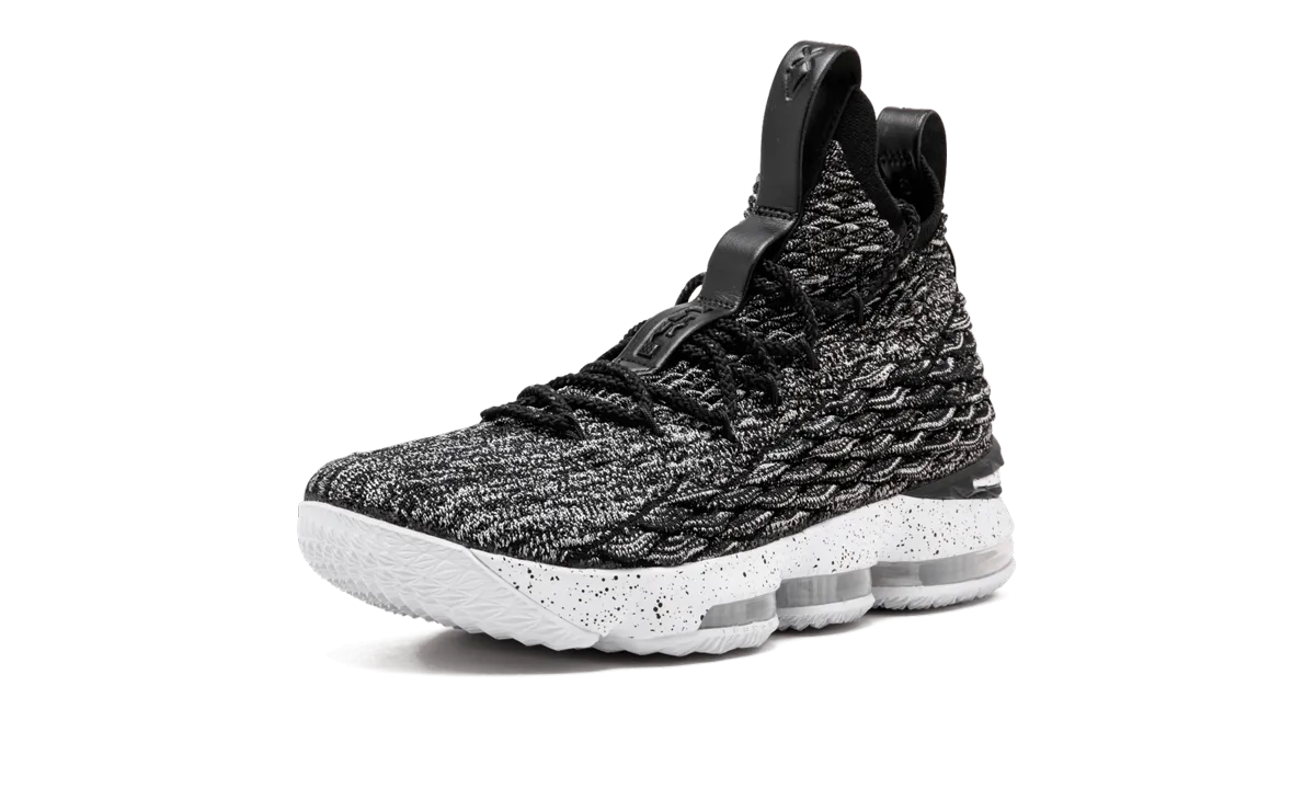 Comfortable Ball movie - themed running wear Lebron XV