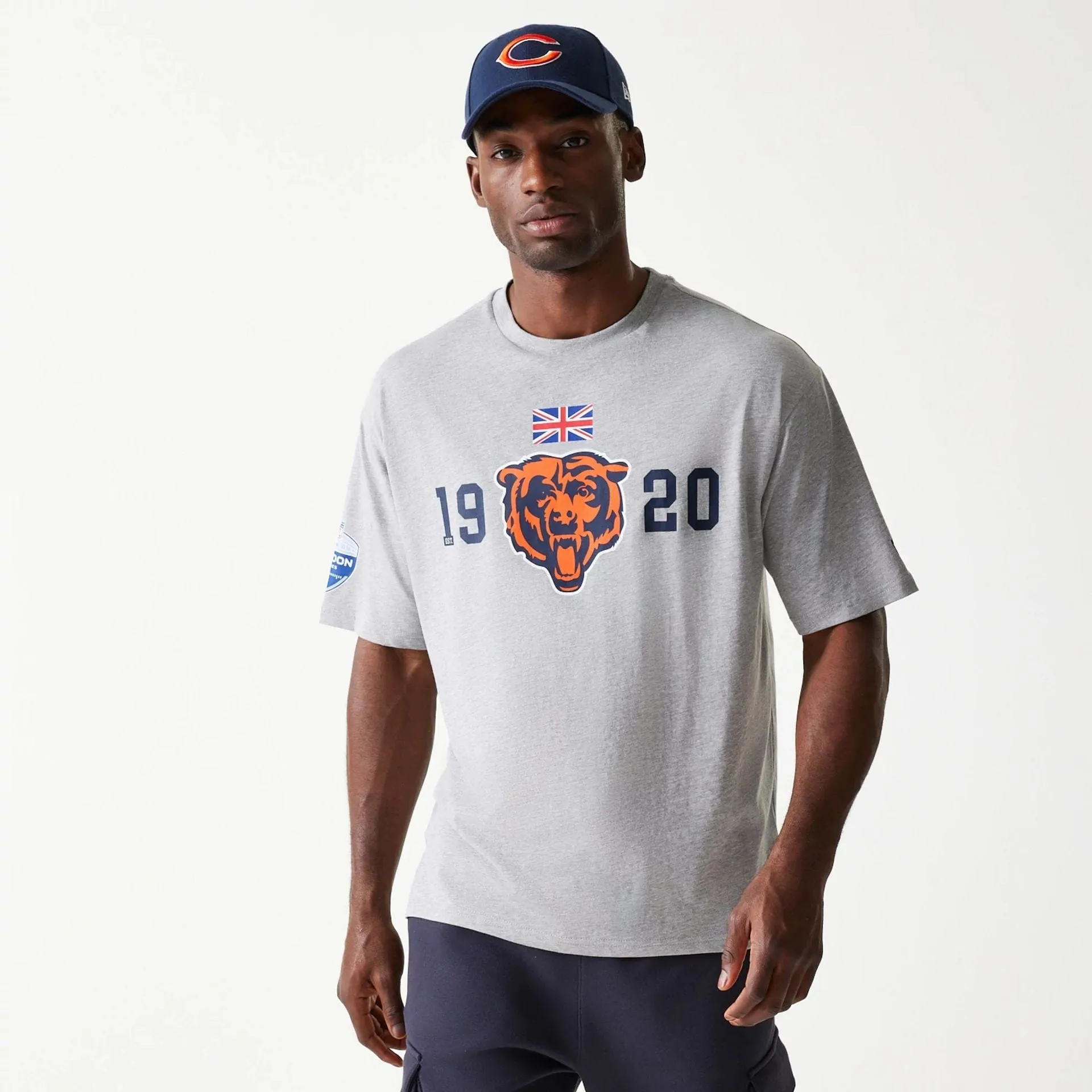 black friday Low Profile Silhouette Chicago Bears NFL Games Square Arch Grey Oversized T-Shirt