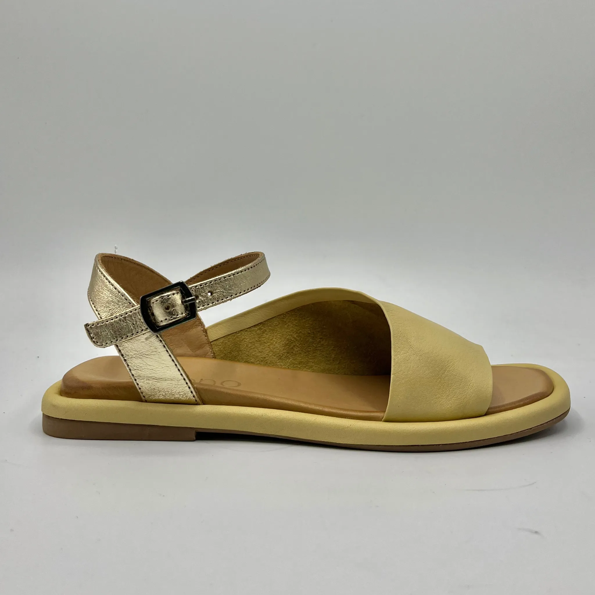 Bueno Ervine Desert Path Strap Mode