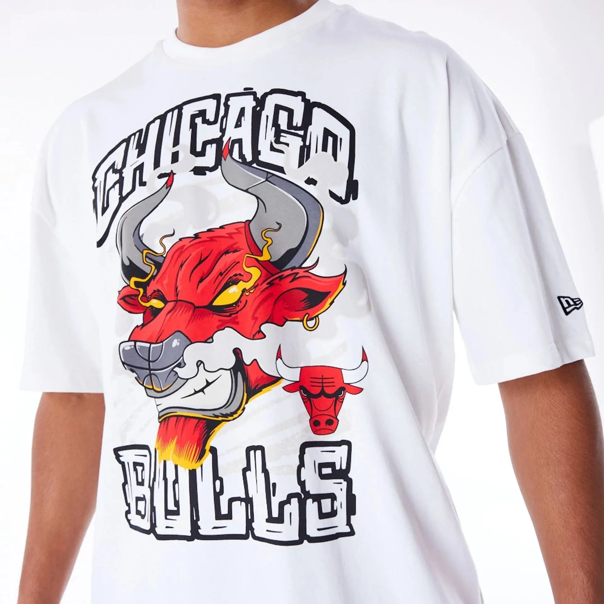 Easy-to-Match Chicago Bulls Graphic White Drop Shoulder T-Shirt