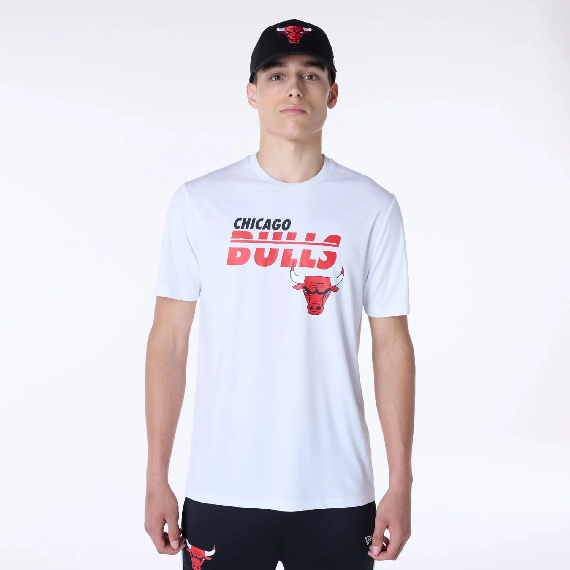 Weekend Style Chicago Bulls NBA Essentials White T-Shirt