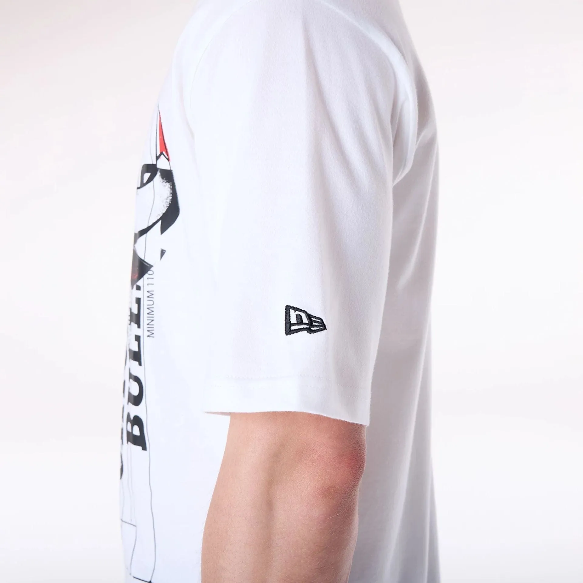 Garment Dyed Light and Breathable Chicago Bulls NBA Graphic White T-Shirt