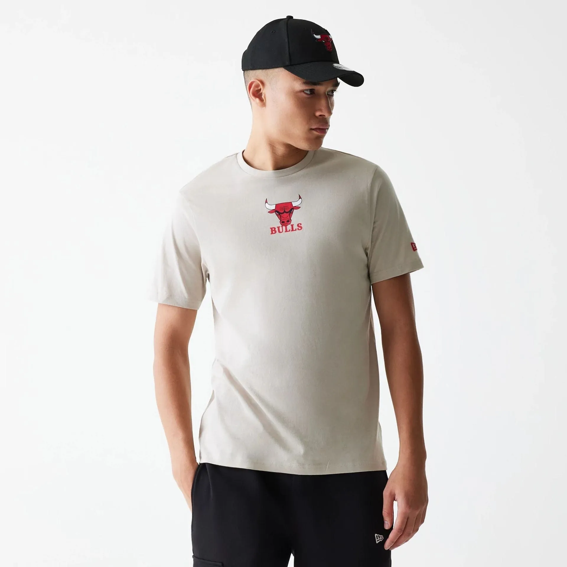 Comfort Waist Chicago Bulls NBA Logo Cream T-Shirt