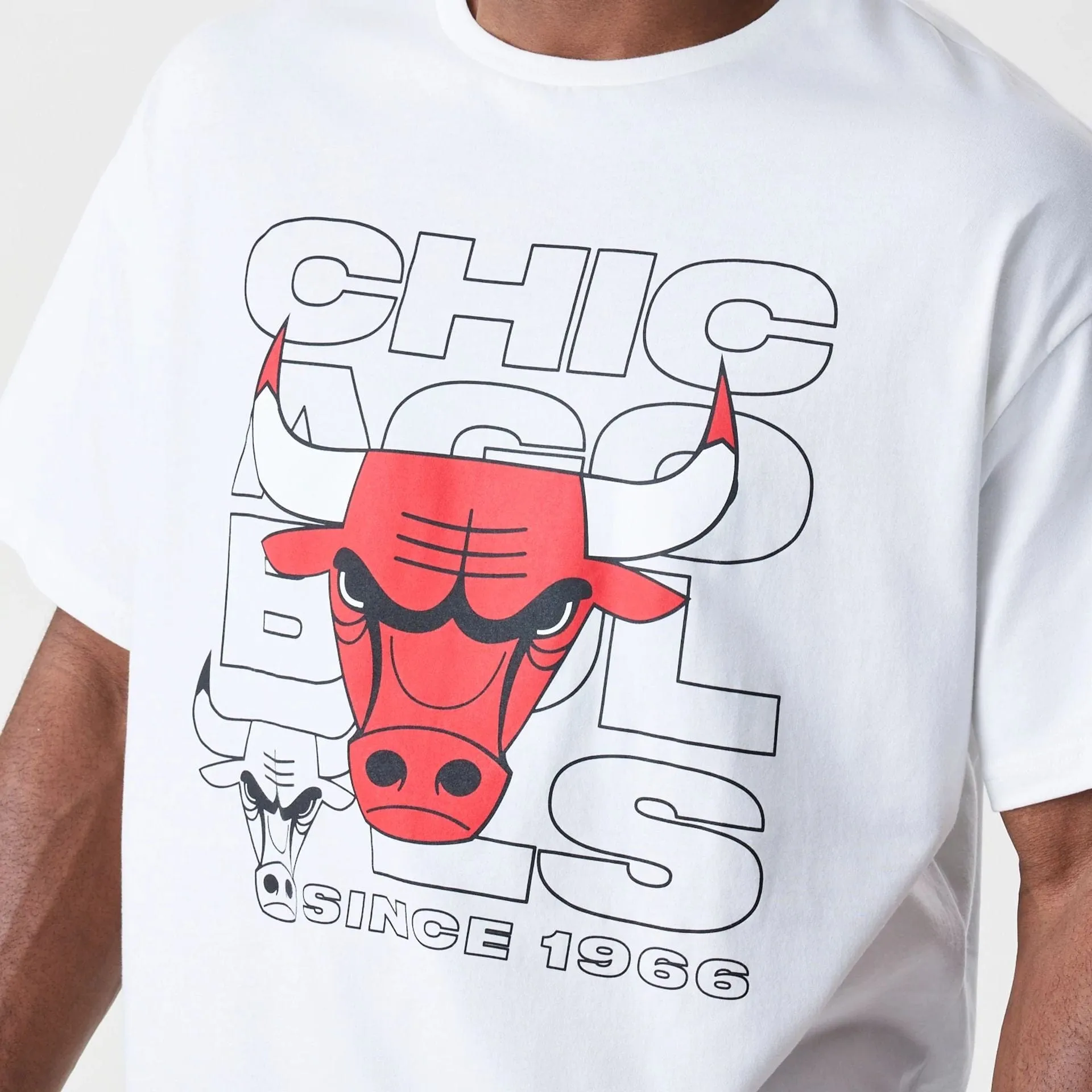 Chicago Bulls NBA Outline Graphic White Oversized T-Shirt Date night Street Trend Look