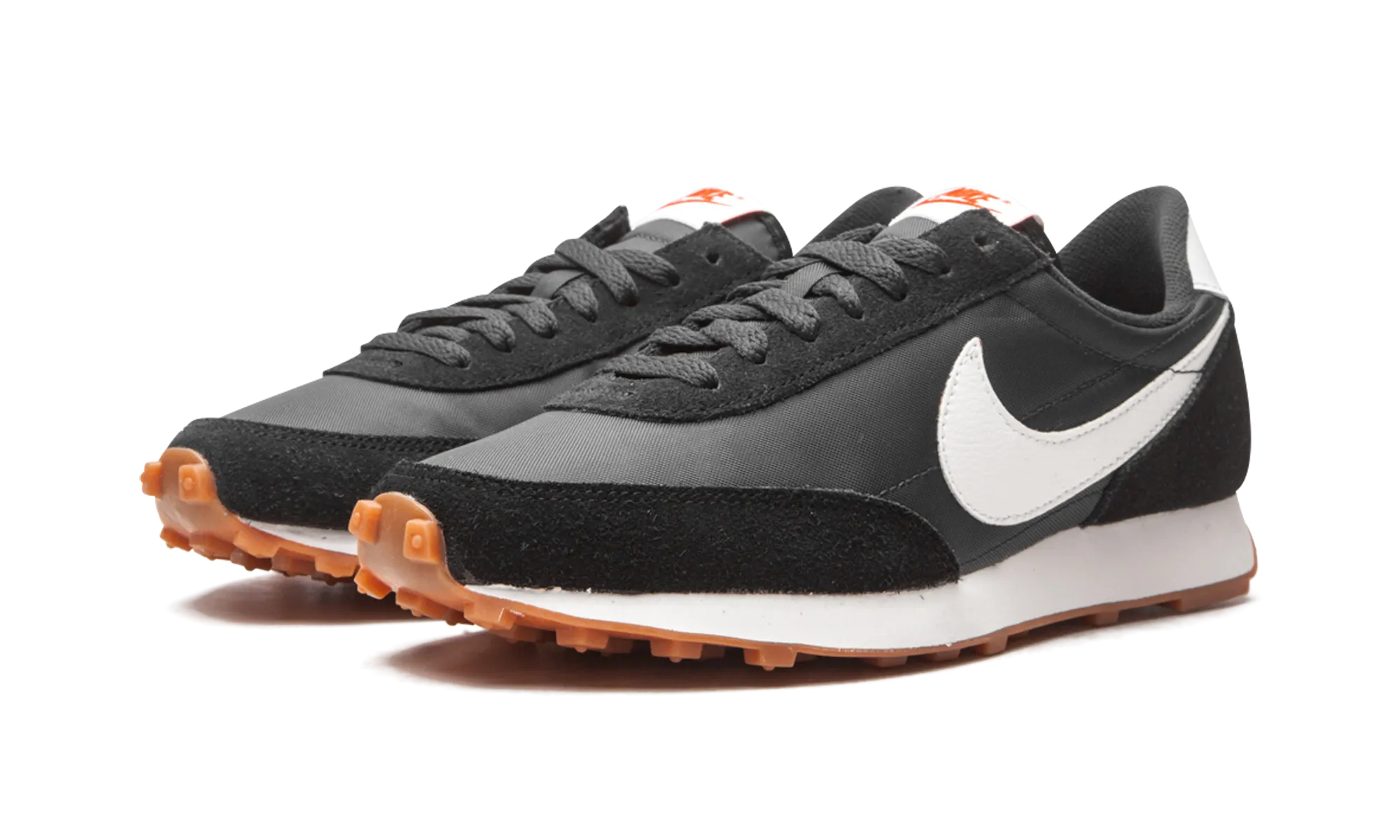 DAYBREAK WMNS "Black / White" foot - contour running shoes warm - weather - runner