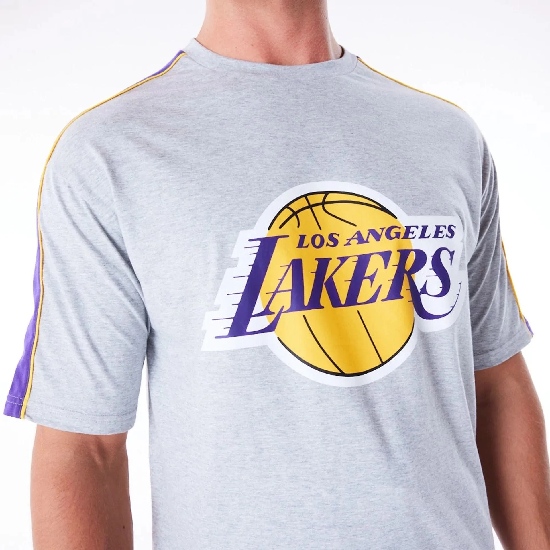 Sporty essentials Simple and Light LA Lakers NBA Panel Grey Oversized T-Shirt