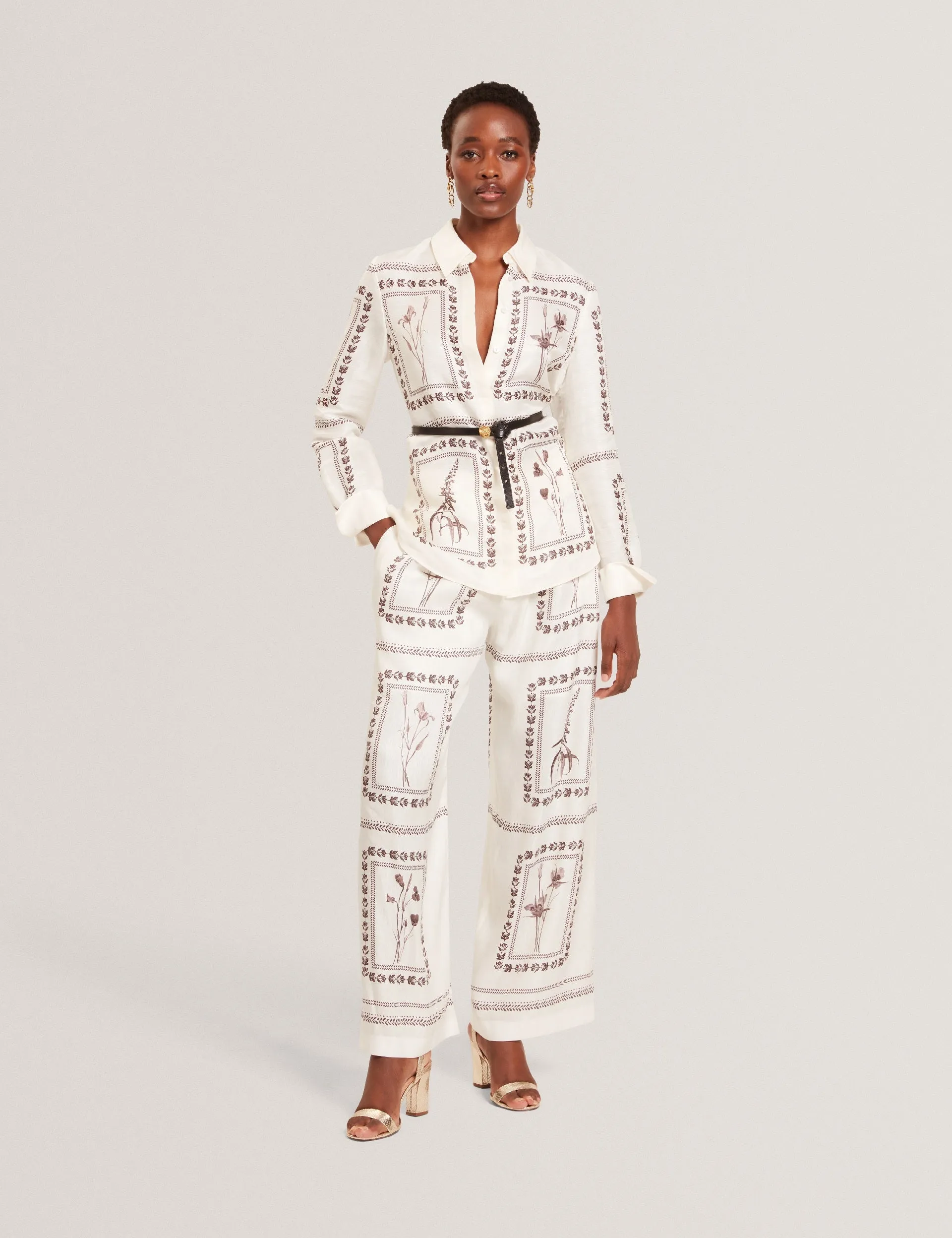 SIMCOA | IVORY FlexibleNeckline Breathable fabric