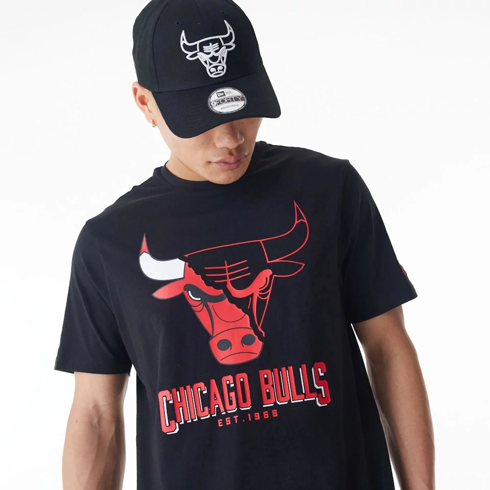 Chicago Bulls NBA Logo Graphic Black T-Shirt Loose fitting comfort
