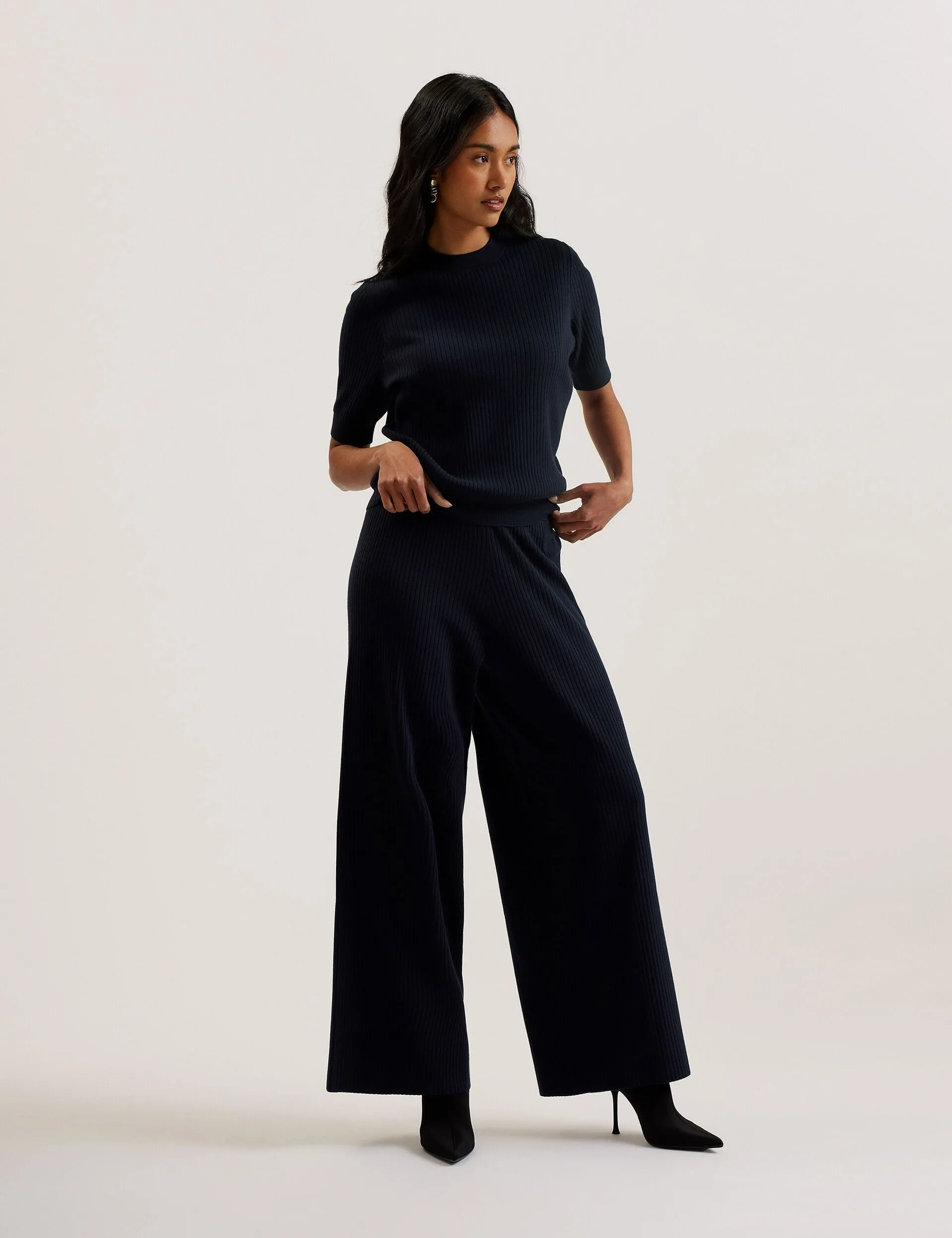 ELLIHAA | NAVY Flight Fit