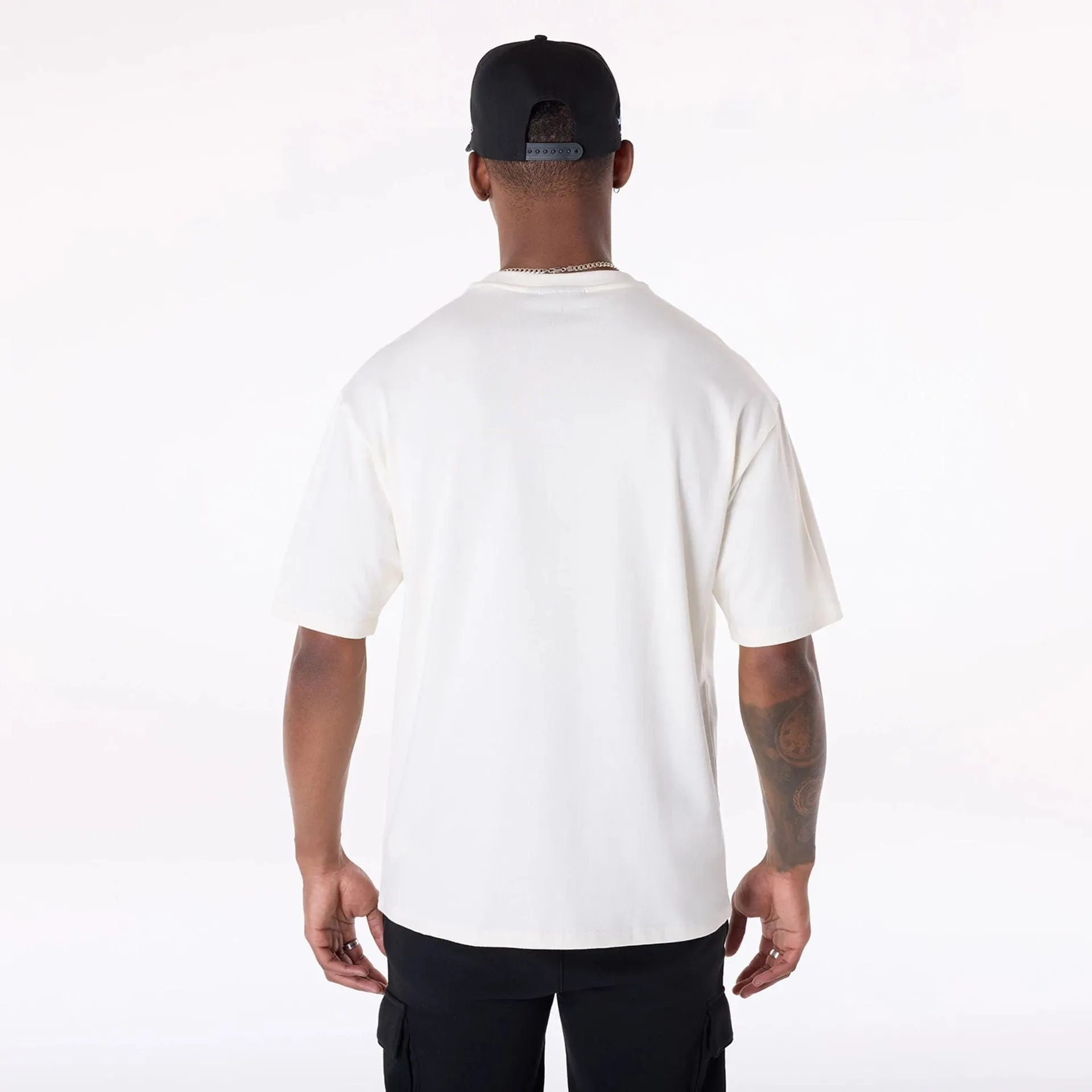 Everyday Trend Casual Fit Las Vegas Raiders NFL Helmet Open White T-Shirt