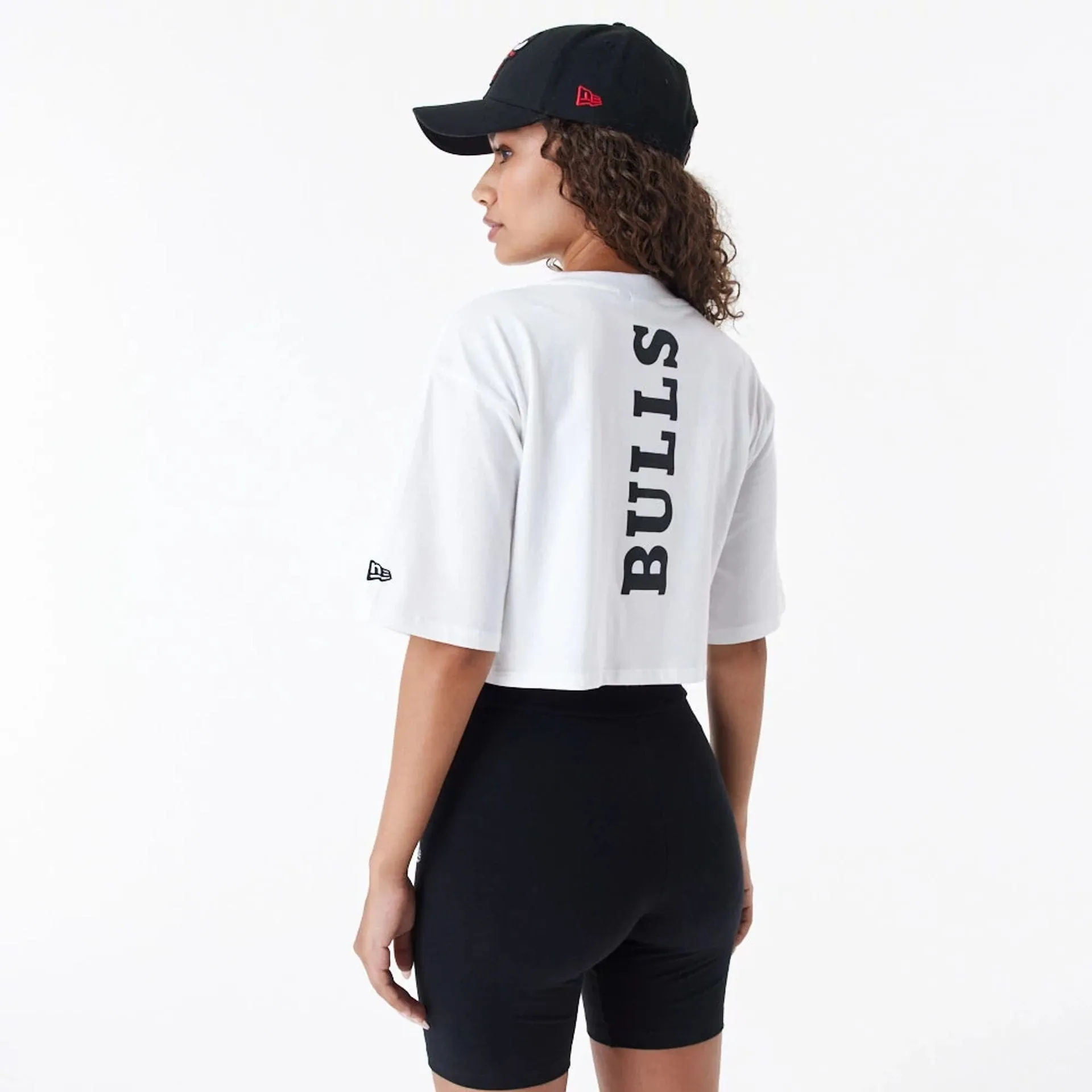 Chicago Bulls Womens NBA Team Logo White Crop T-Shirt Classic Chic Breathable Yarn Composition