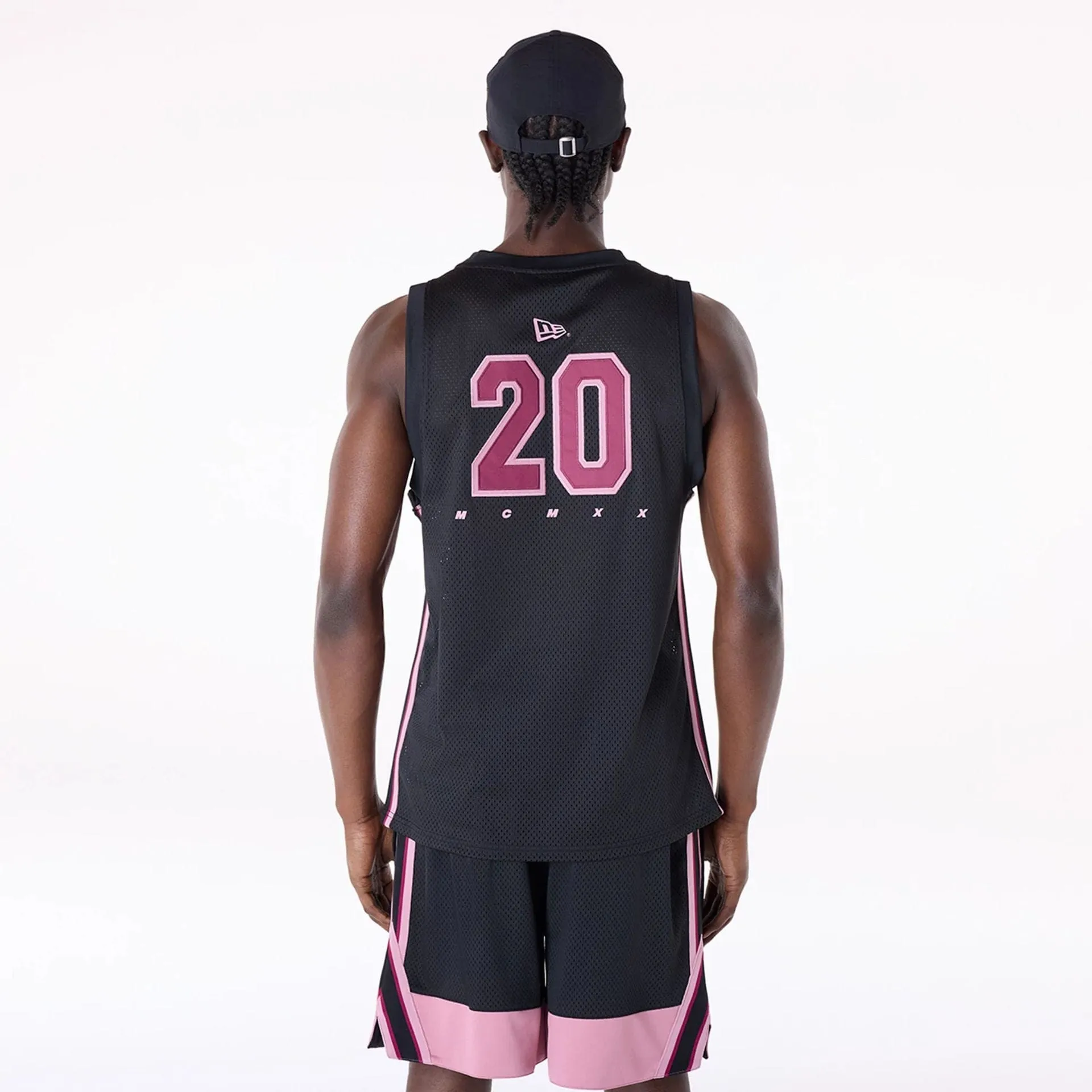 Relaxed Movement New Era Mesh Black Vest