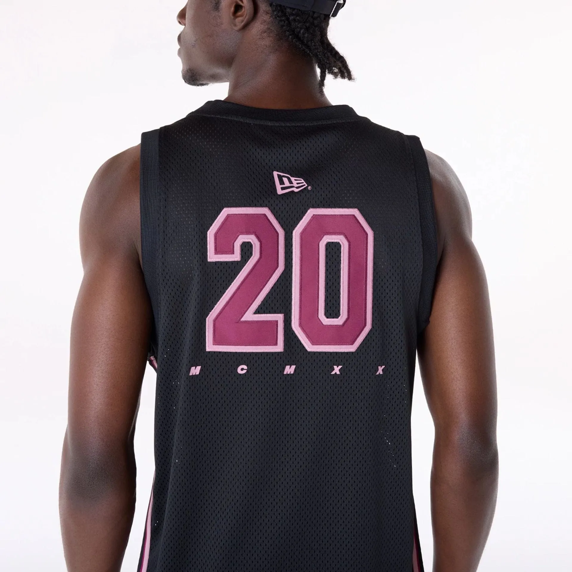 Flexible Ribbed Cuffs Autumn coziness New Era Mesh Black Vest