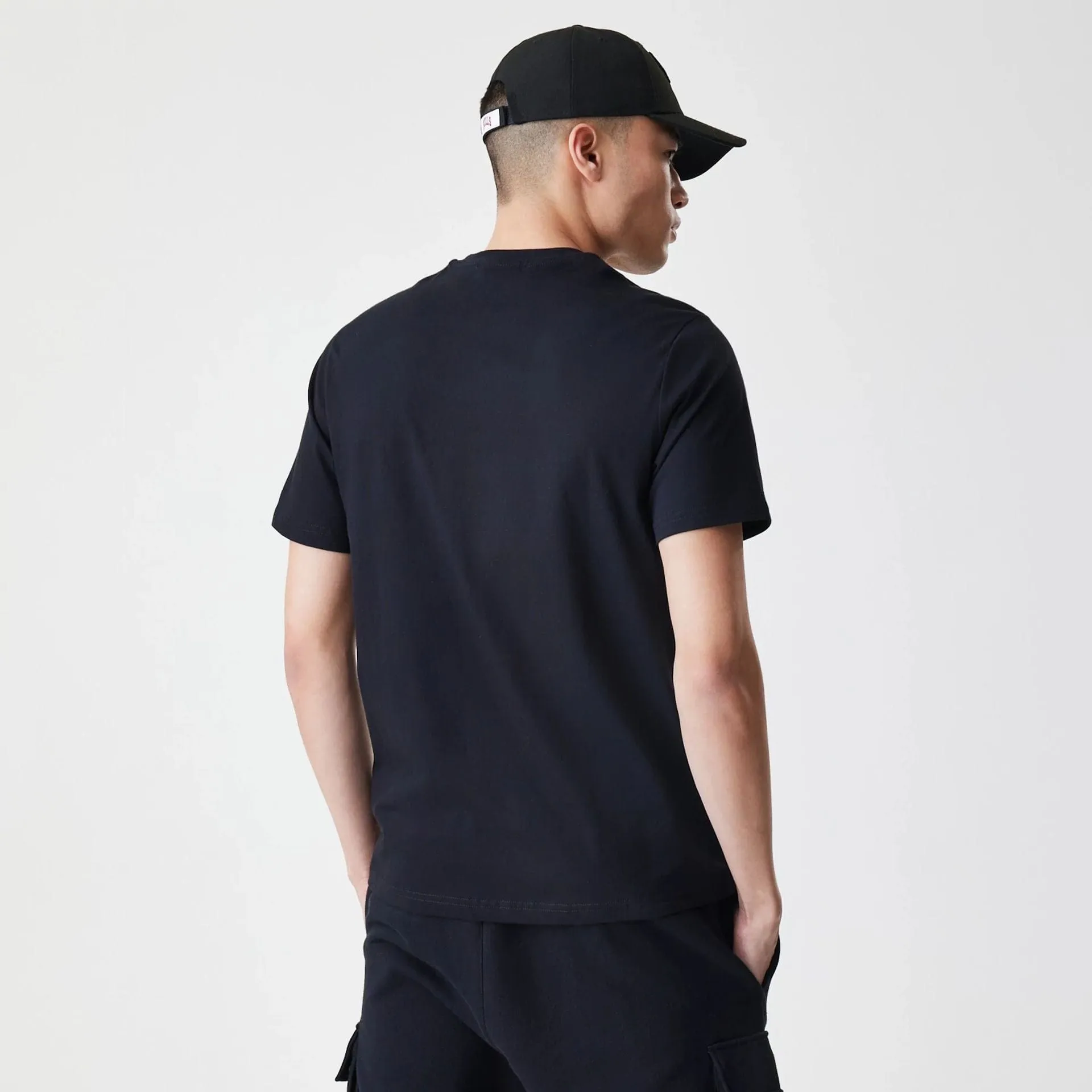 Perfect Fit Wear Bohemian Chicago Bulls NBA Stack Wordmark Black T-Shirt