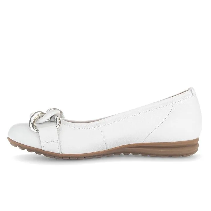 Sporty Style Gabor Womens Shoe 62.625.50 White/Silver