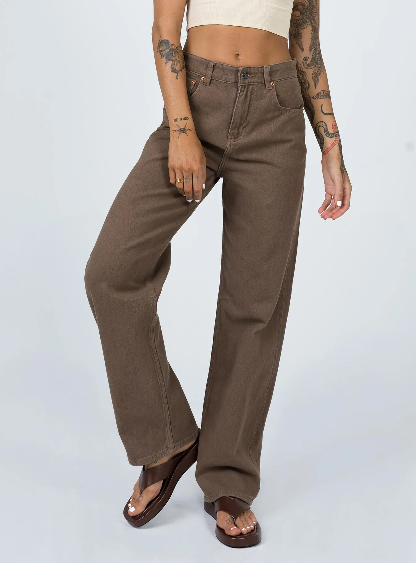 Motel Parallel Jeans Rich Brown Modern Spring Mood Relaxed Style