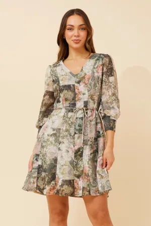 Refined fit Chic Motion HEMSLEY PATCHWORK PRINT DRESS
