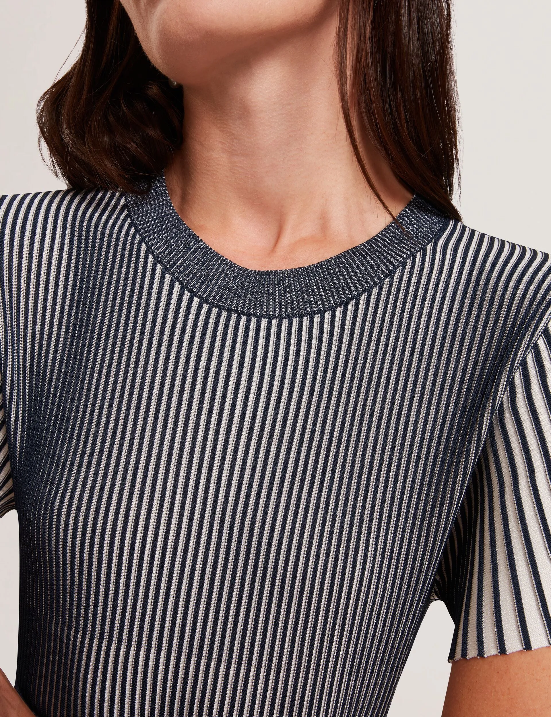 HETHRR | NAVY FormFitting Cut Urban Pulse