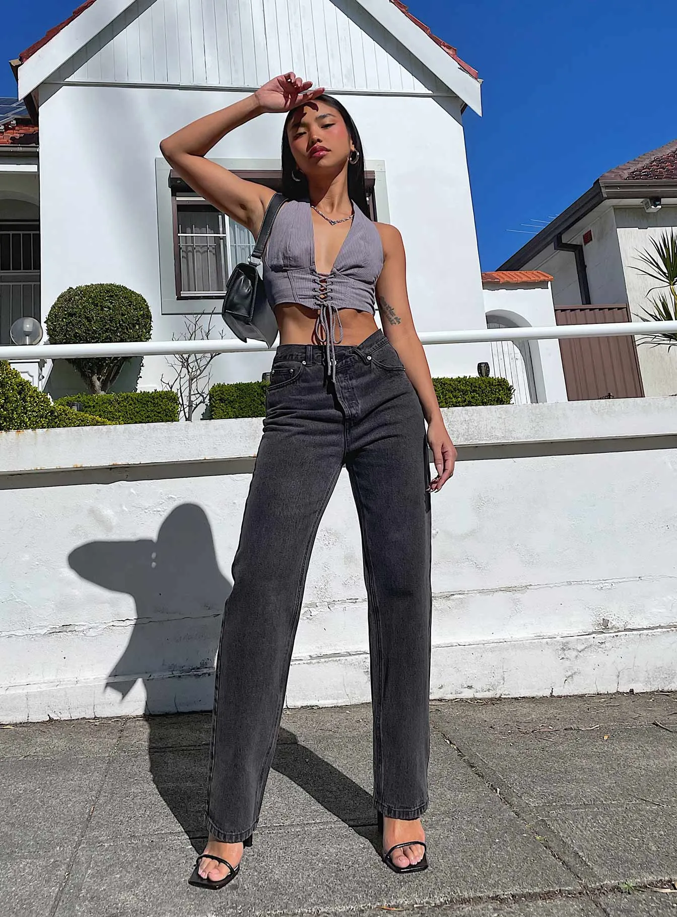 Outfit Basic Classic Wear Textured Holly Asymmetric Straight Leg Jean Black Denim