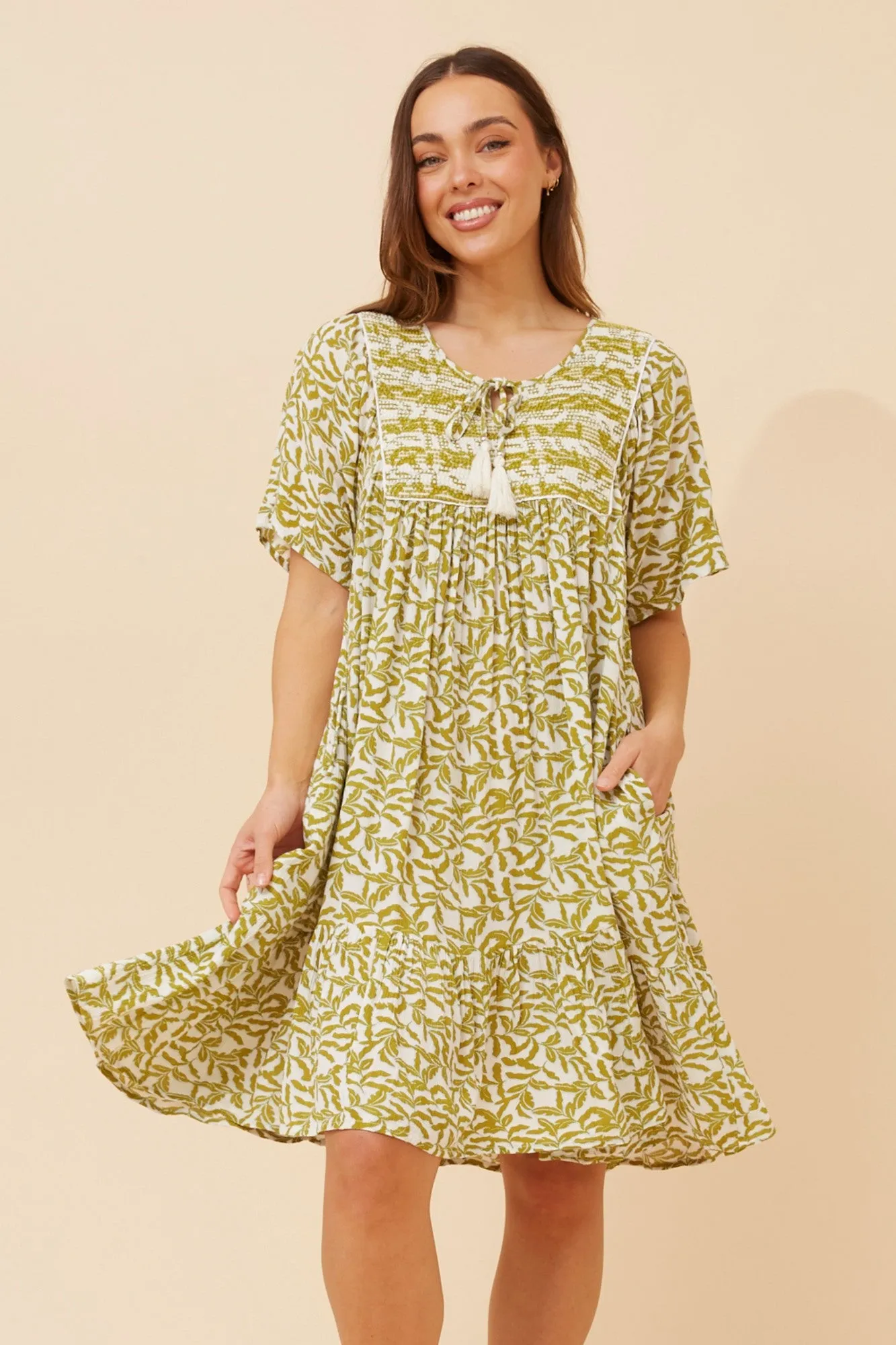 Smart and Sleek Layered Style HONDA LEAF PRINT DRESS