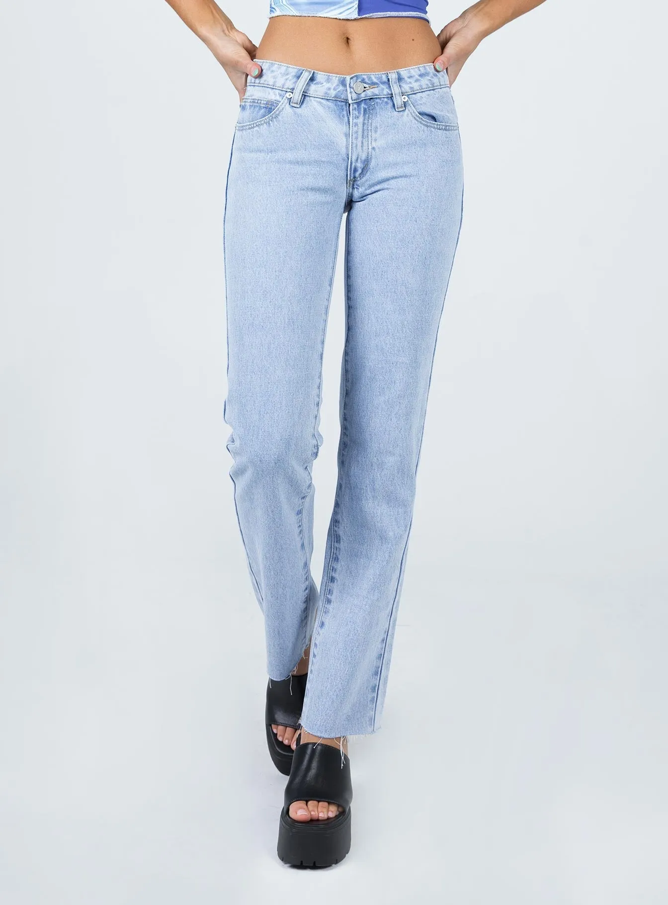 Abrand '99 Low Straight Walk Away Urban Uniform Neutral Outfit Piece