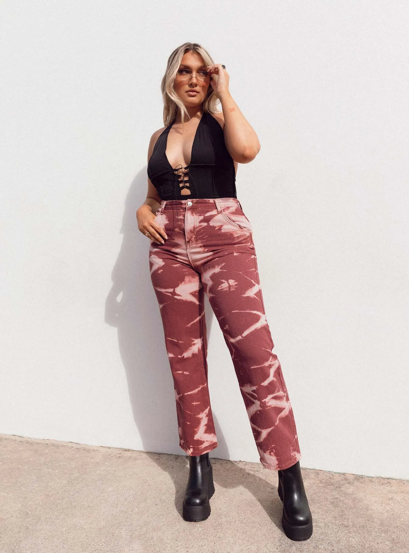 Stylish Casual Evening Stroll Party Look Modern Minimalist James Denim Jeans Red