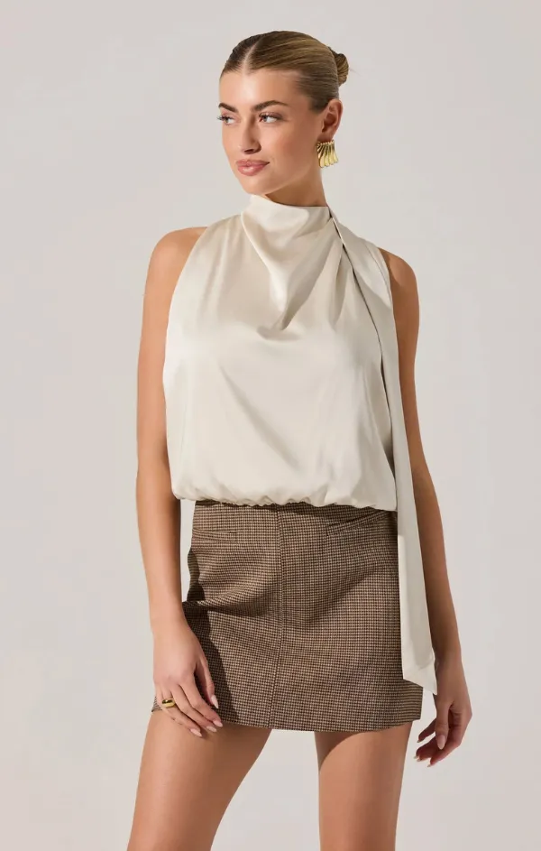 Joleisa High Neck Top Heroine Glow