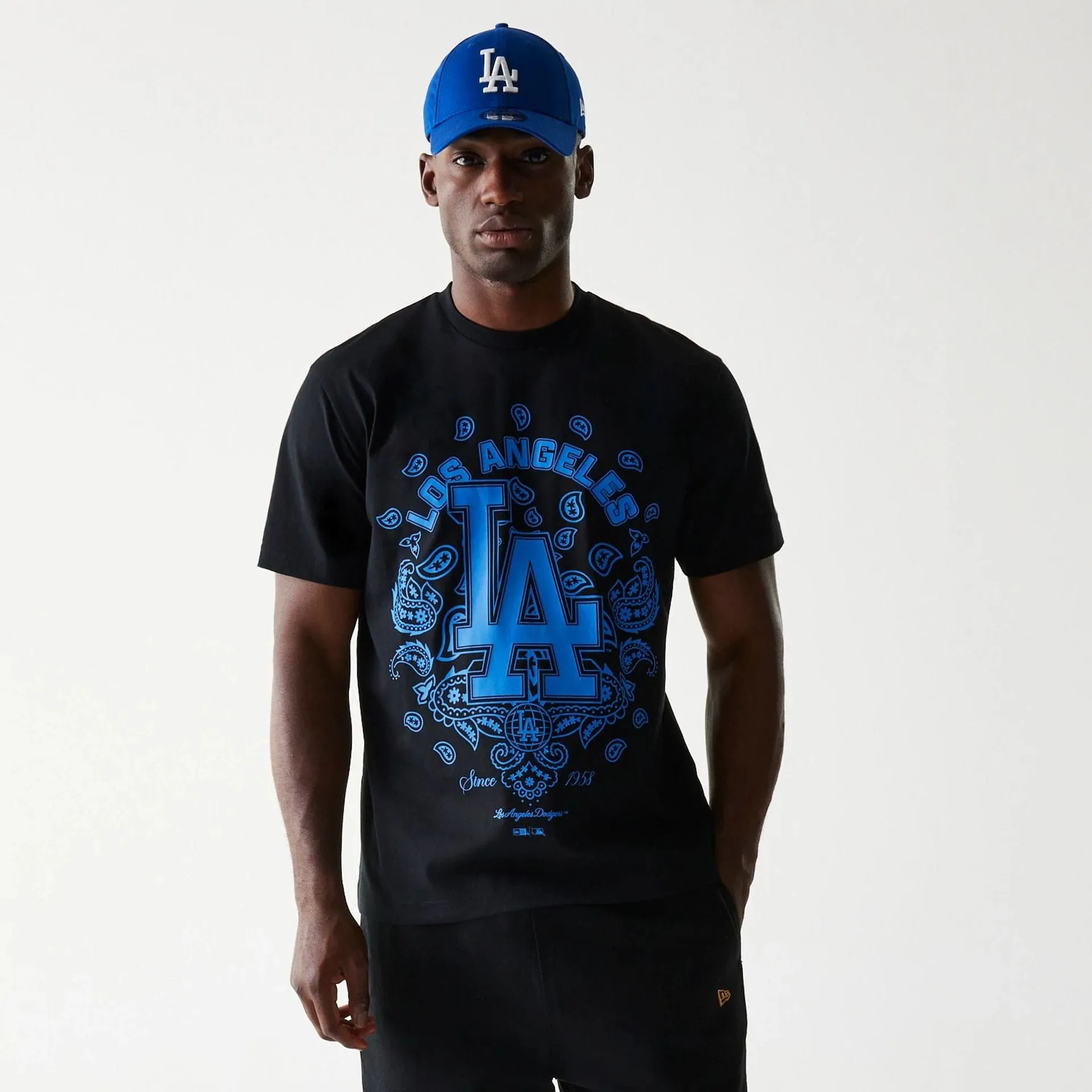 Cozy Layers LA Dodgers MLB Paisley Black Oversized T-Shirt