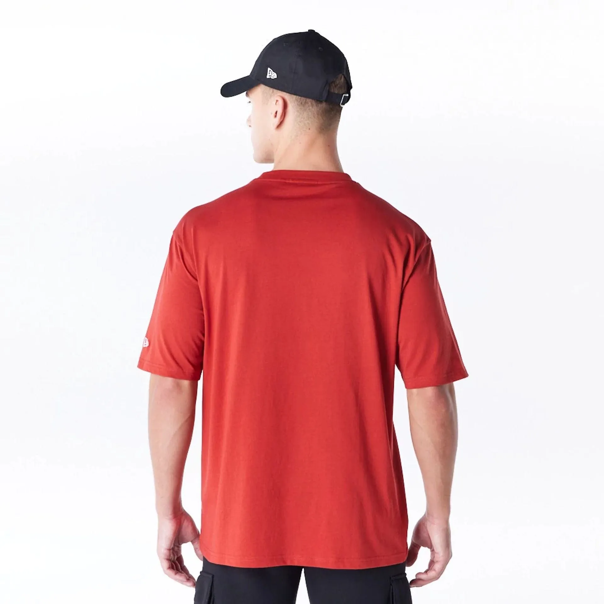 LA Lakers League Essential Red Oversized T-Shirt Smooth Neckline Seamless construction