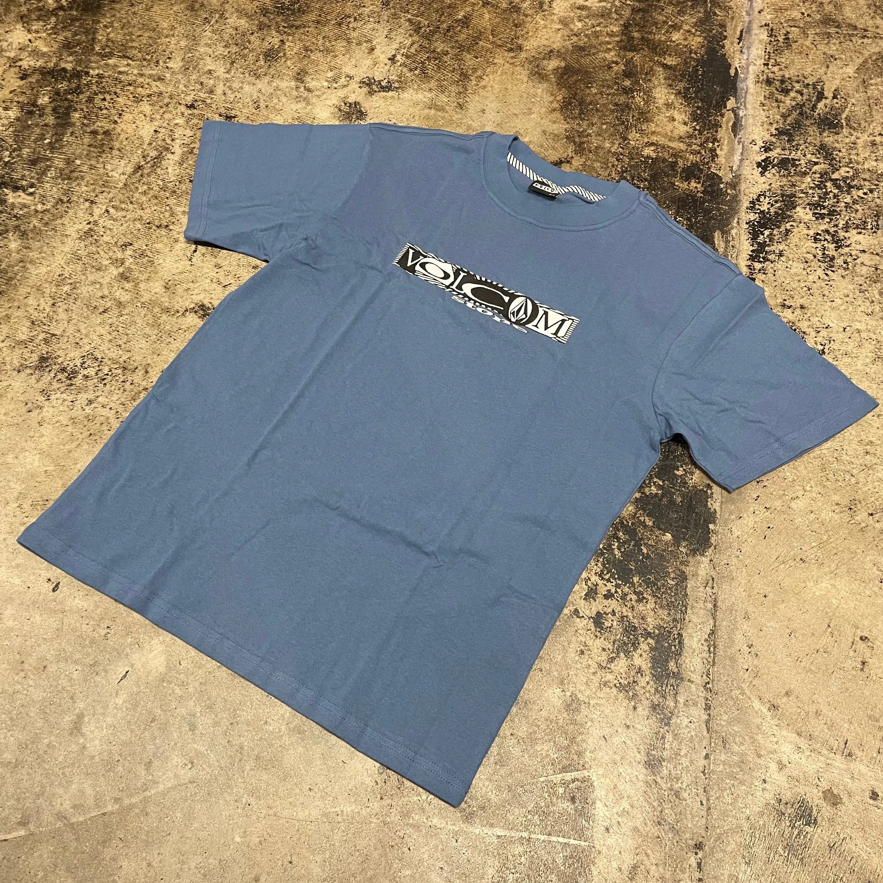 Air Move VOLCOM CRITTER TSHIRT (BLUEBERRY)