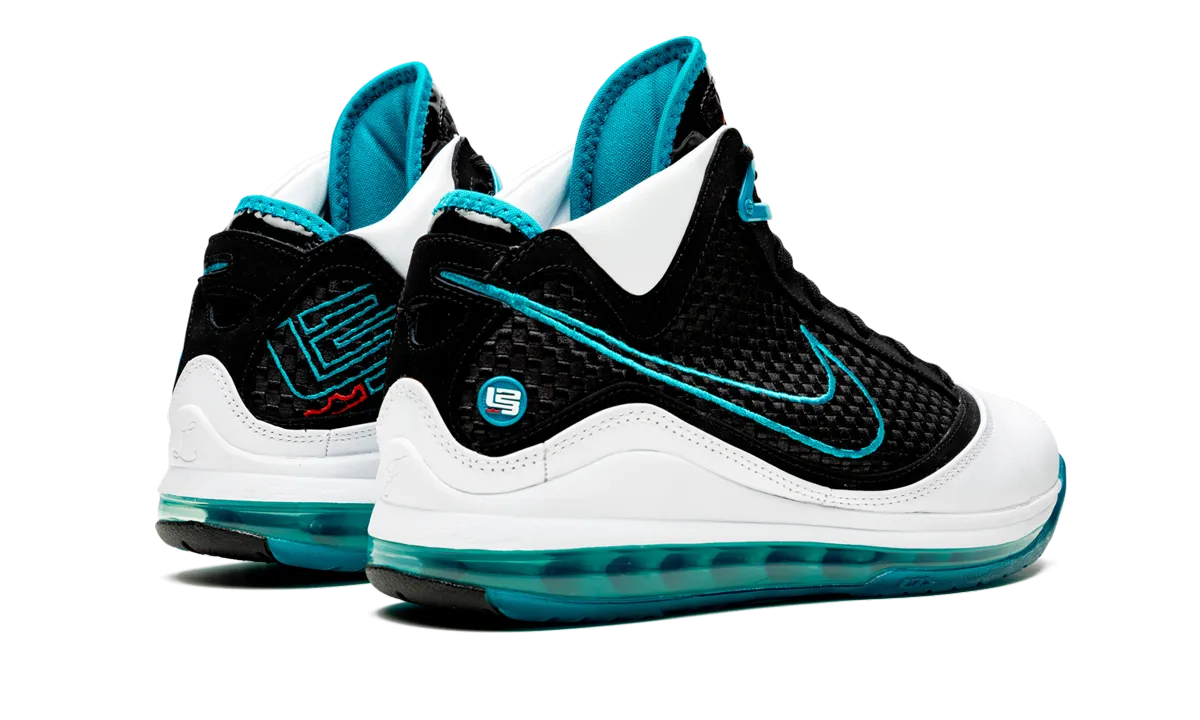 Lebron 7 QS "Red Carpet" running in banked tracks shoes Cross country running