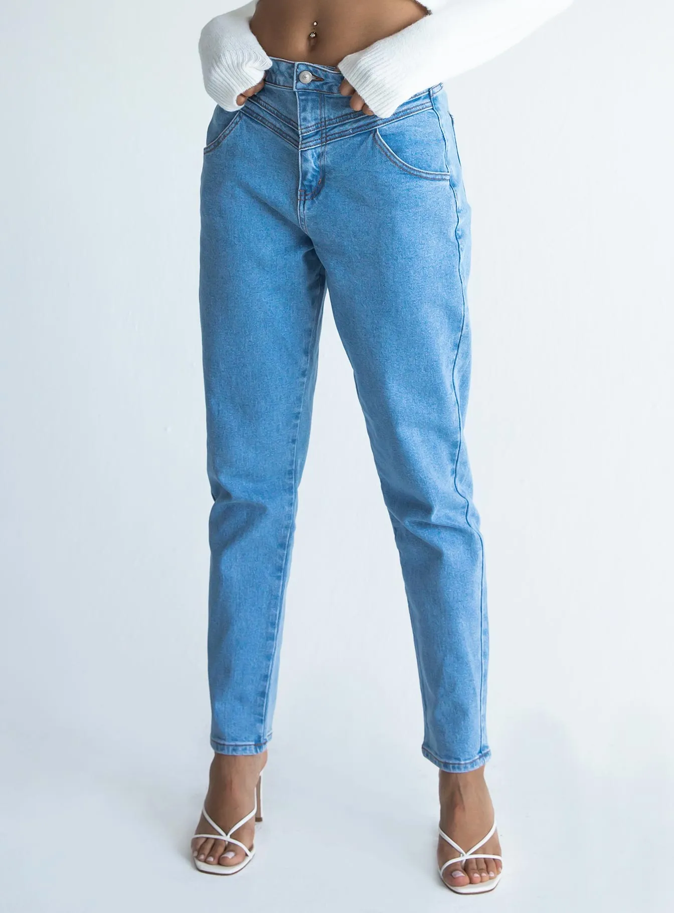 Leila Yolk Mom Denim Jeans Traveler Gear Smart Casual Artist Vibe Everyday