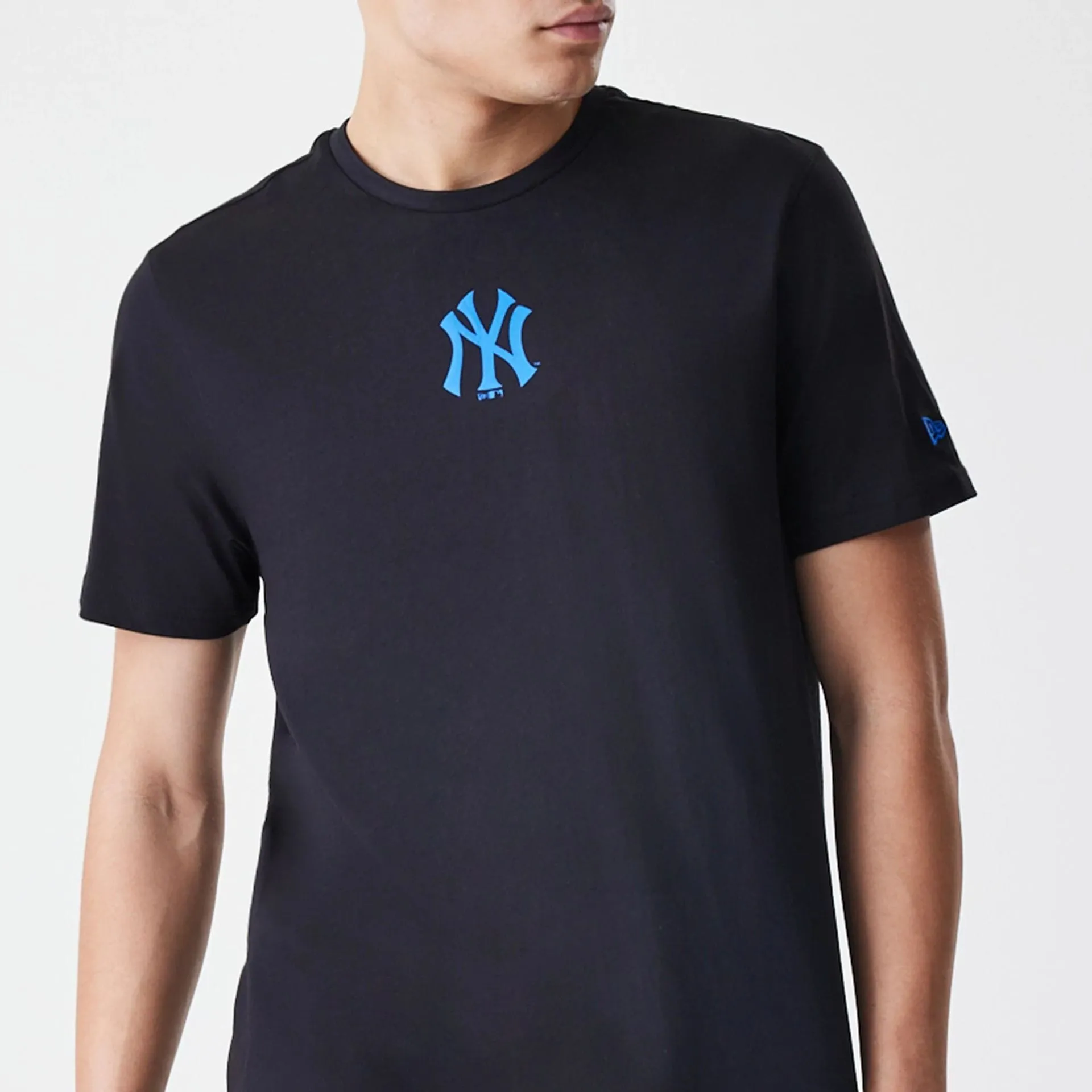 New York Yankees MLB Logo Black T-Shirt Durable Style