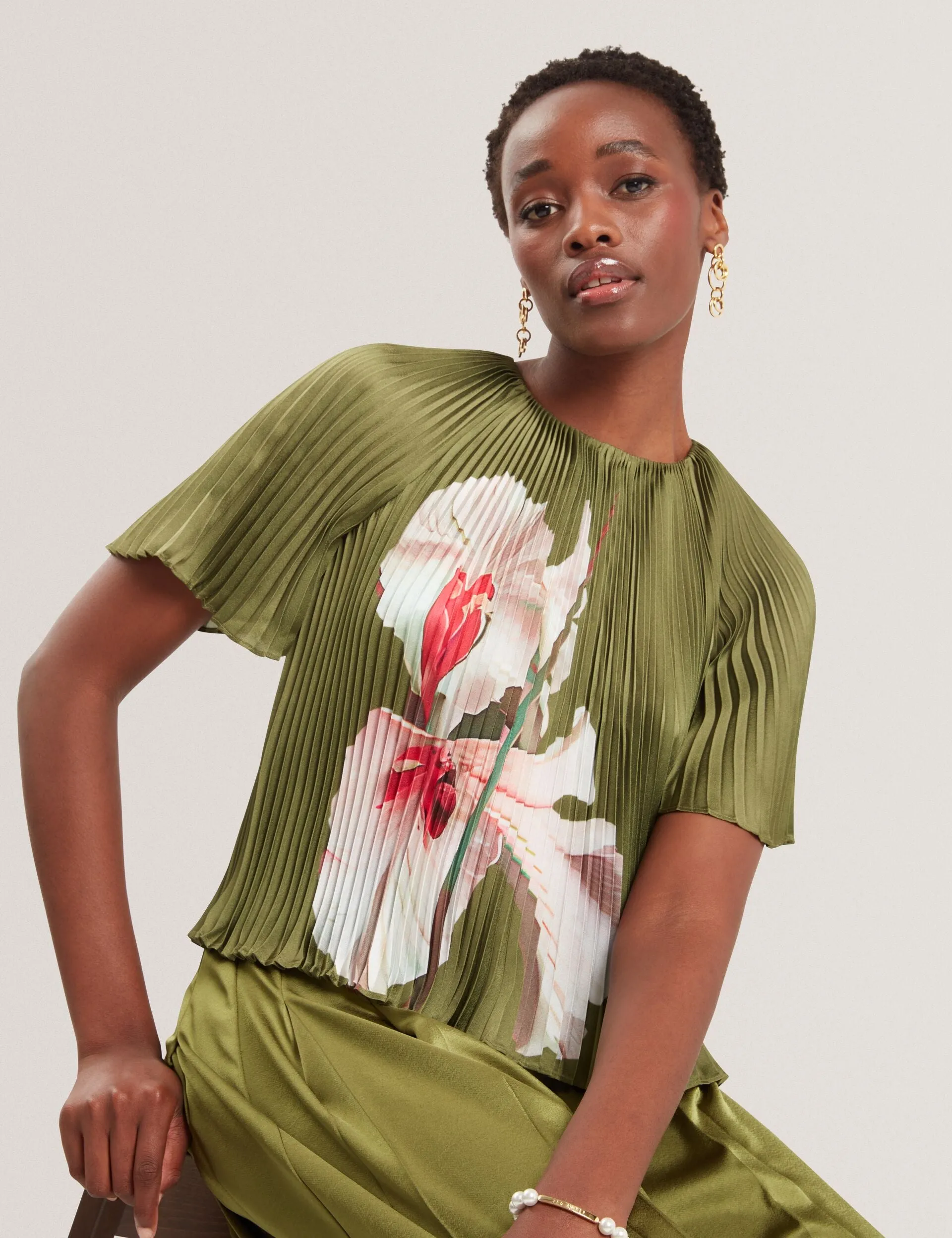 Fantasy Mood Lightweight Material LIONAA | GREEN