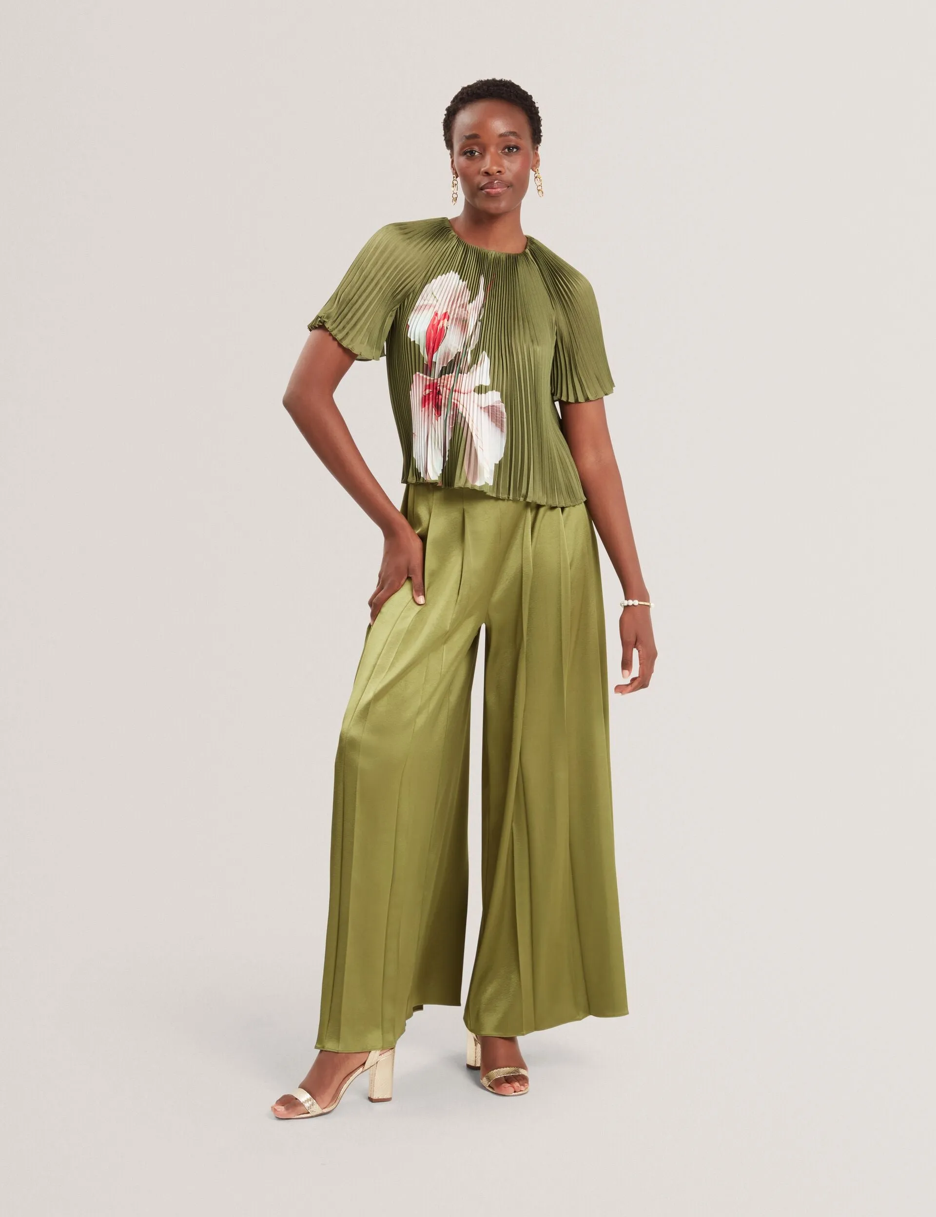 LIONAA | GREEN ConvertibleStyle