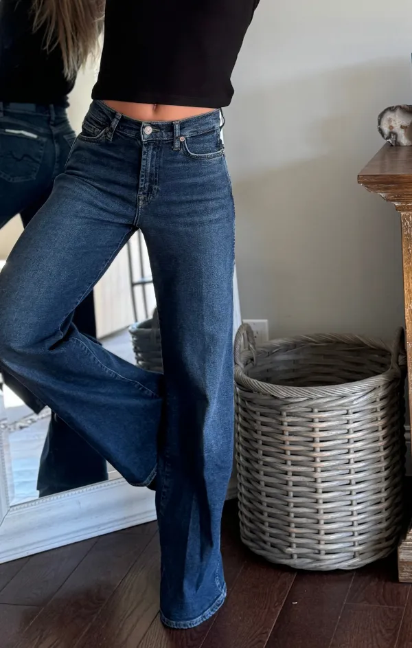 Lotta Luxe Vintage Comfort Layer Wear