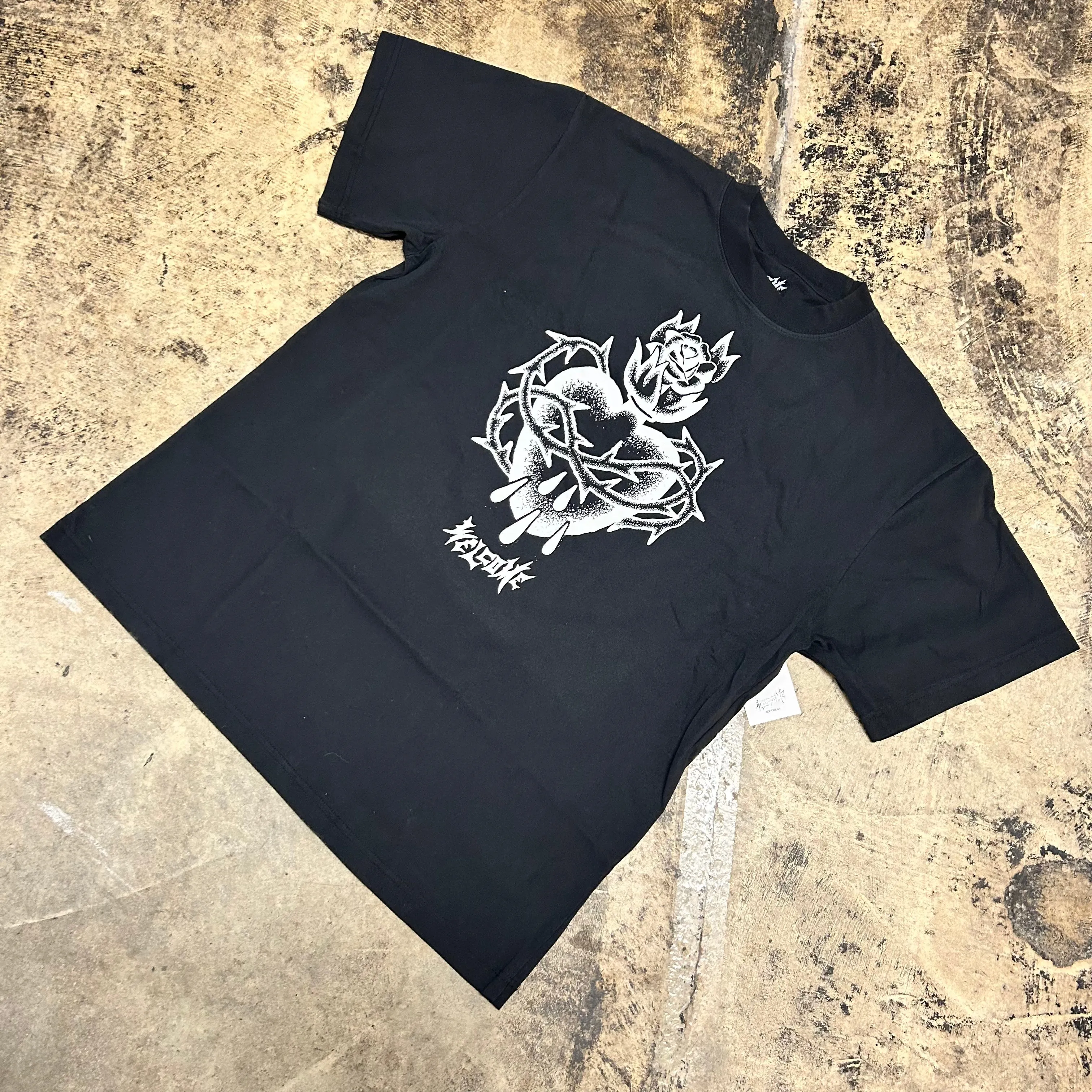 Fresh Glow WELCOME HALLOWED TEE (BLACK)