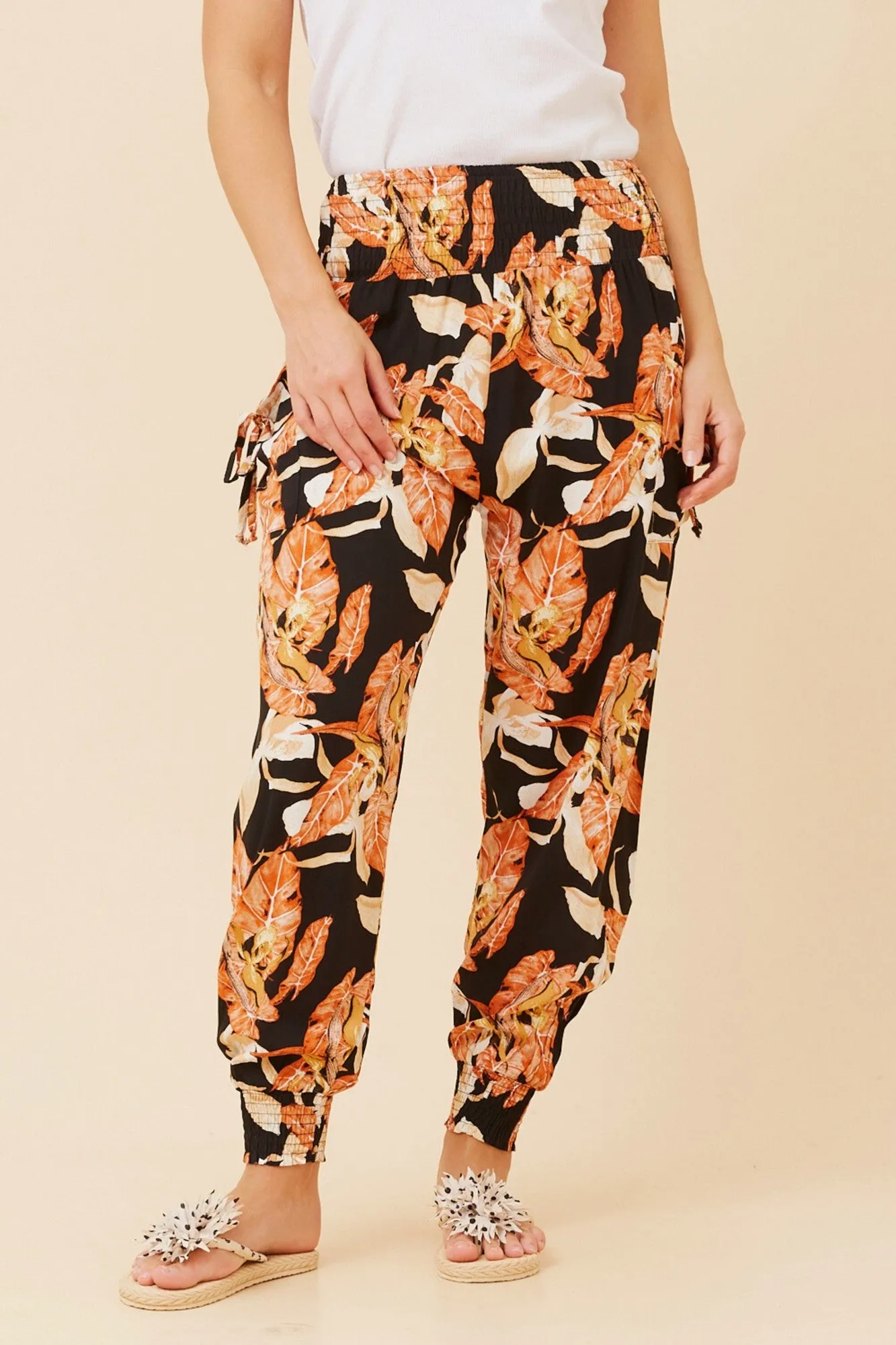 LEAF PRINT HAREM PANTS StretchMaterial