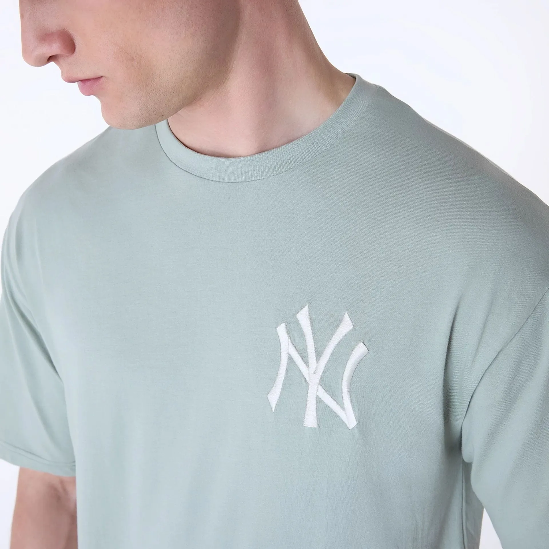 New York Yankees MLB League Essential Pastel Green Oversized T-Shirt Practical Design