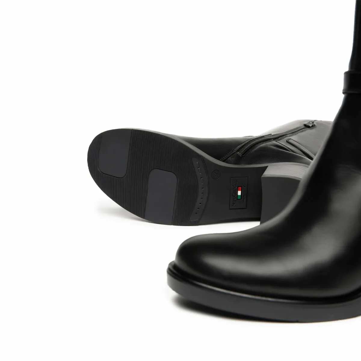 NeroGiardini Women's I514730D Black Leather Smart Vibe