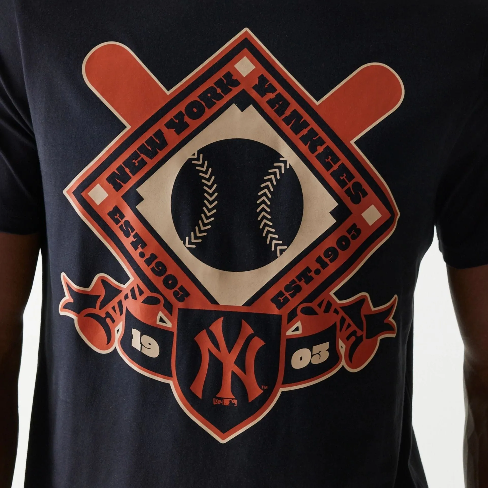 TemperatureControl Fabric New York Yankees MLB Baseball Graphic Black T-Shirt